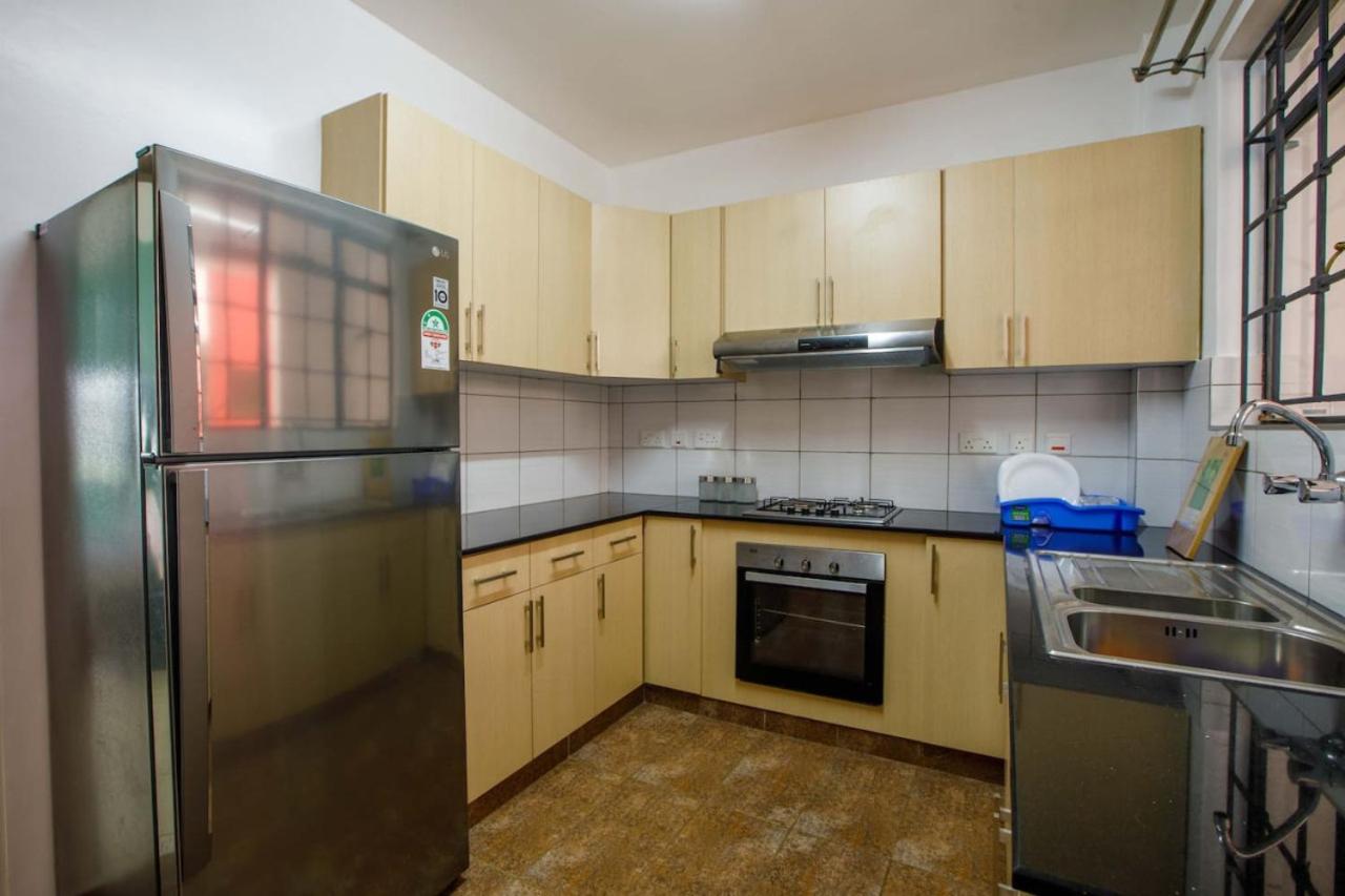 Elegant 2 Bedroom with Gym,Pool Access and Fast Wifi view 5