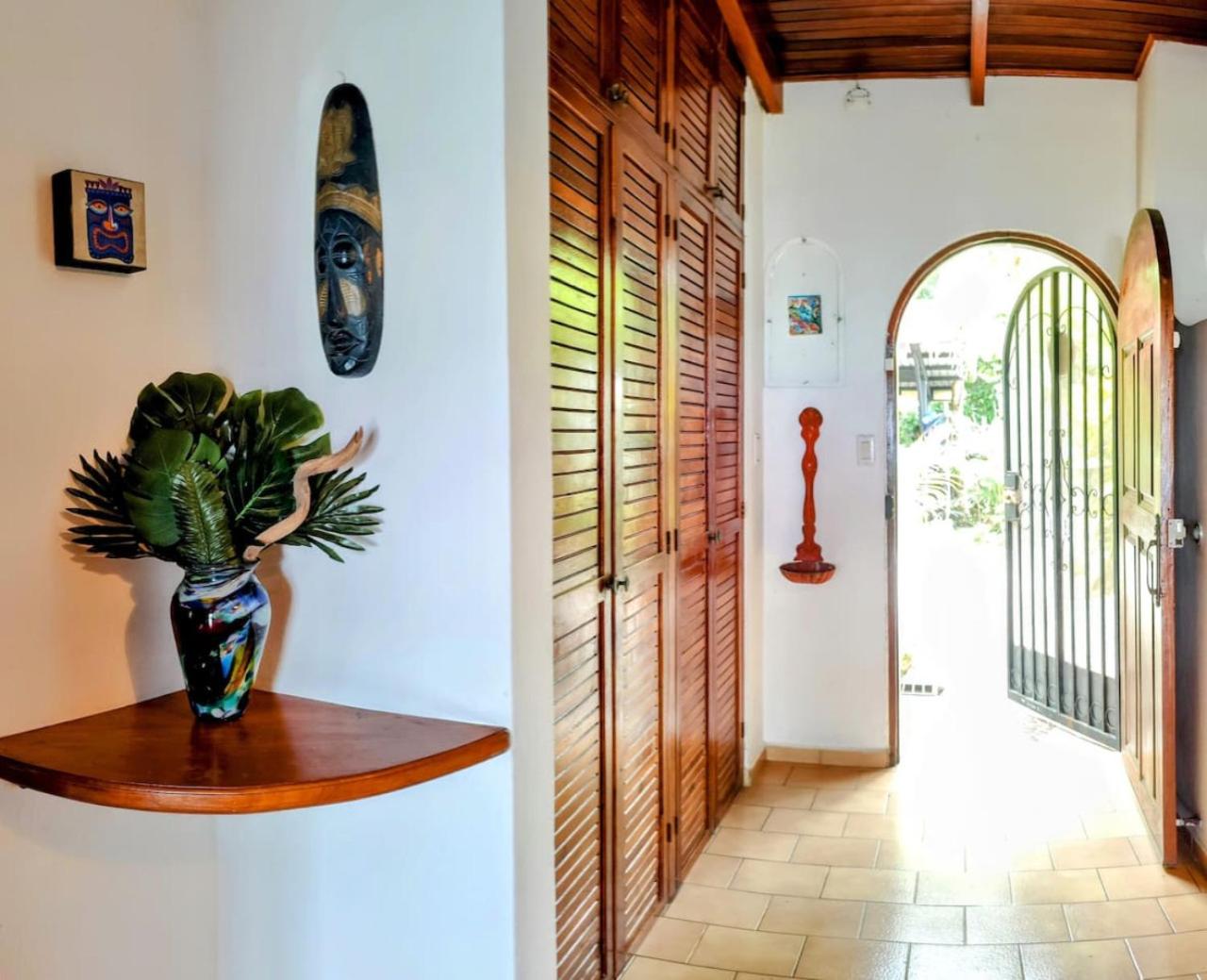 Tico Tiki Vacation Villa, 5 Bedroom