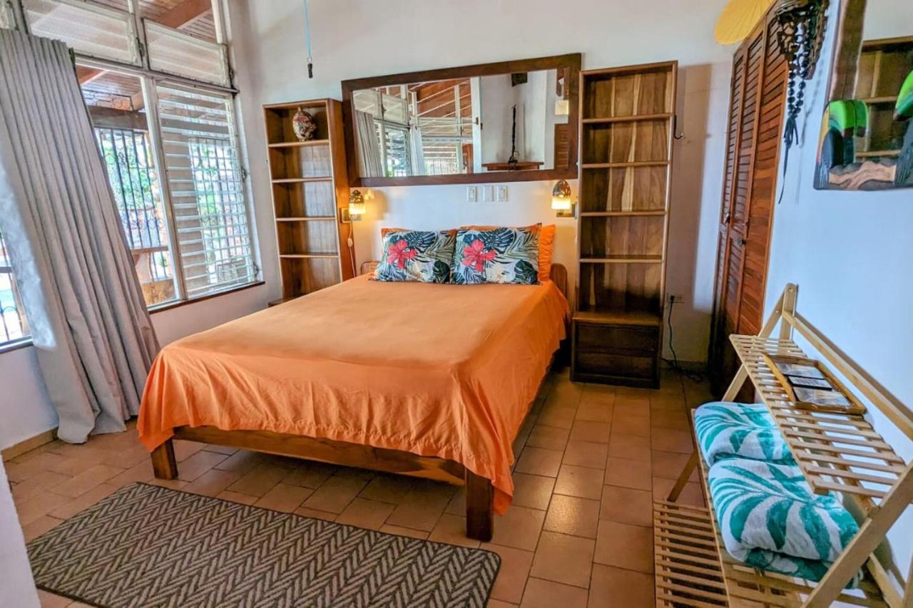Tico Tiki Vacation Villa, 5 Bedroom