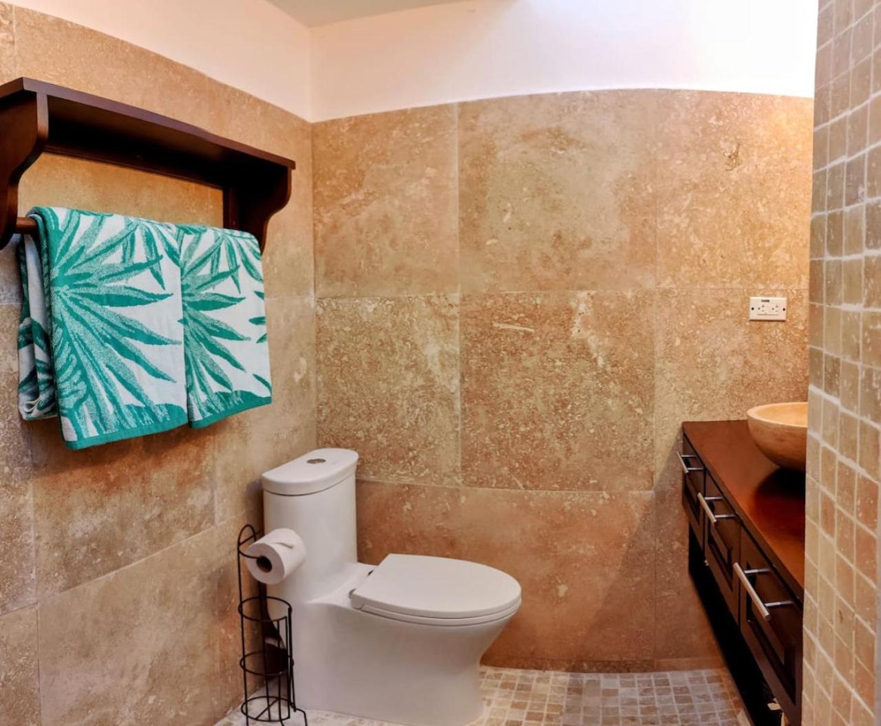 Tico Tiki Vacation Villa, 5 Bedroom
