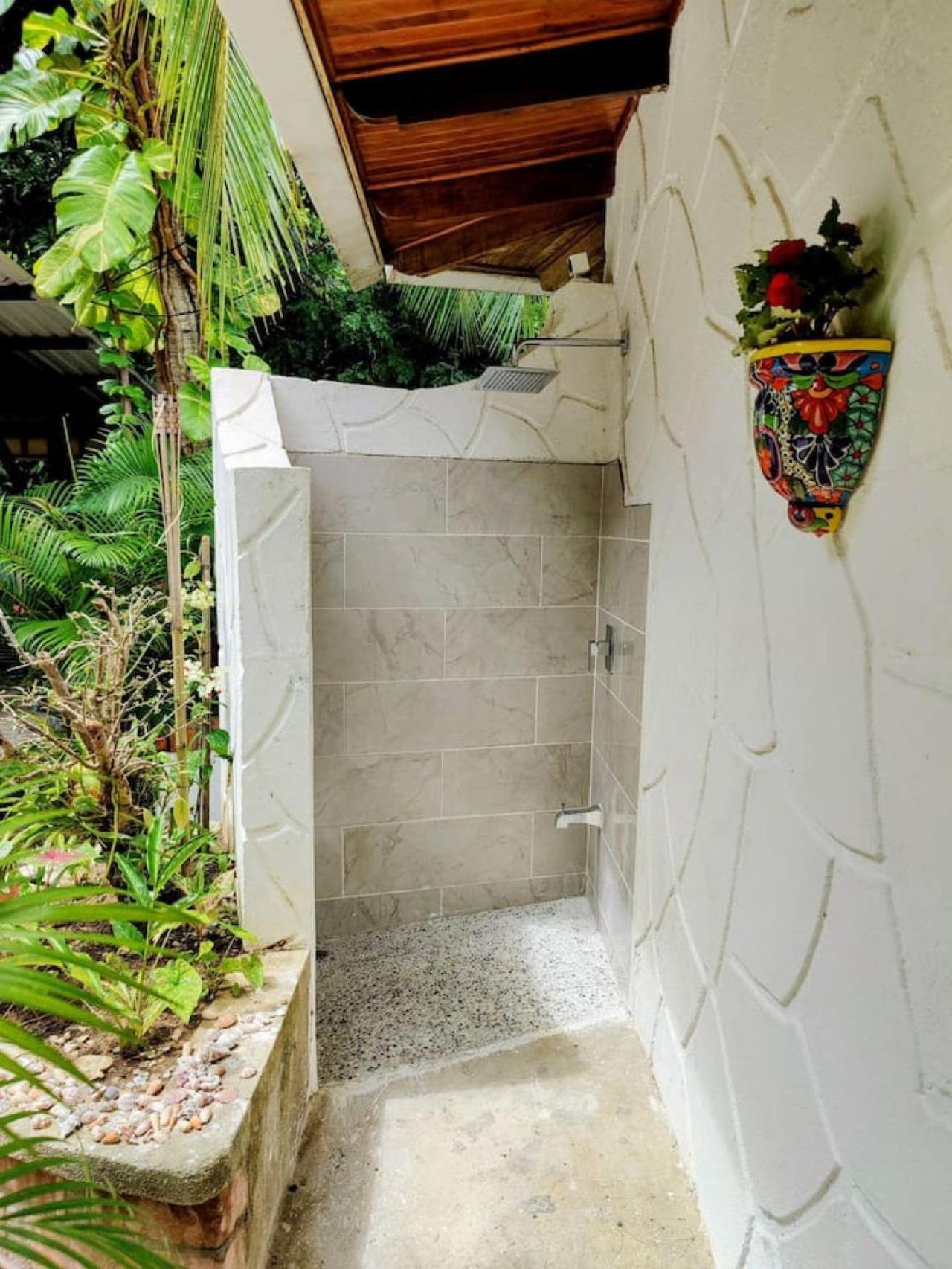 Tico Tiki Vacation Villa, 5 Bedroom