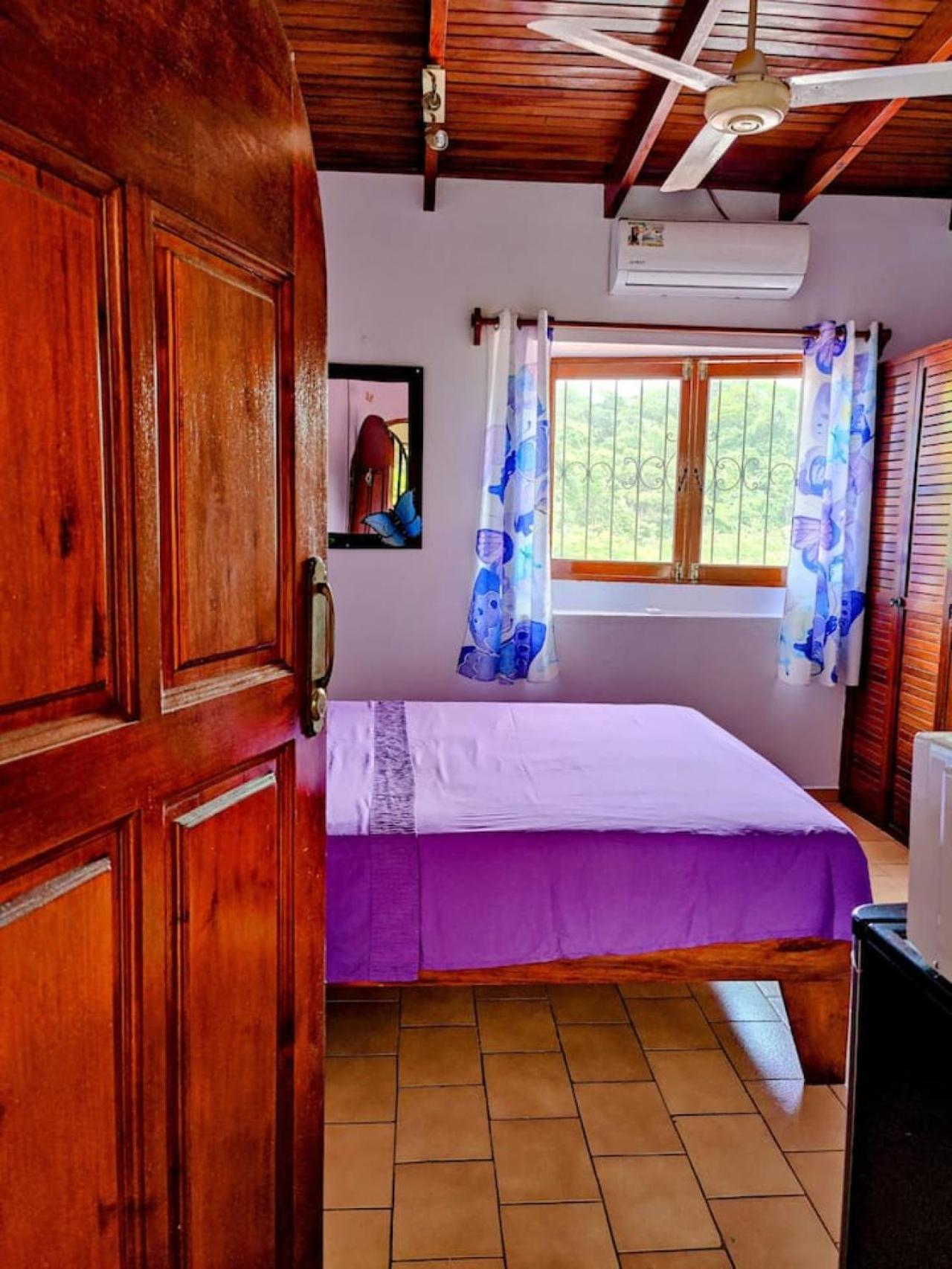 Tico Tiki Vacation Villa, 5 Bedroom