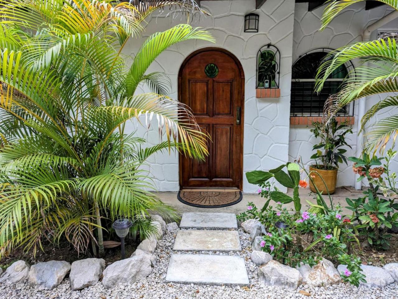 Tico Tiki Vacation Villa, 5 Bedroom