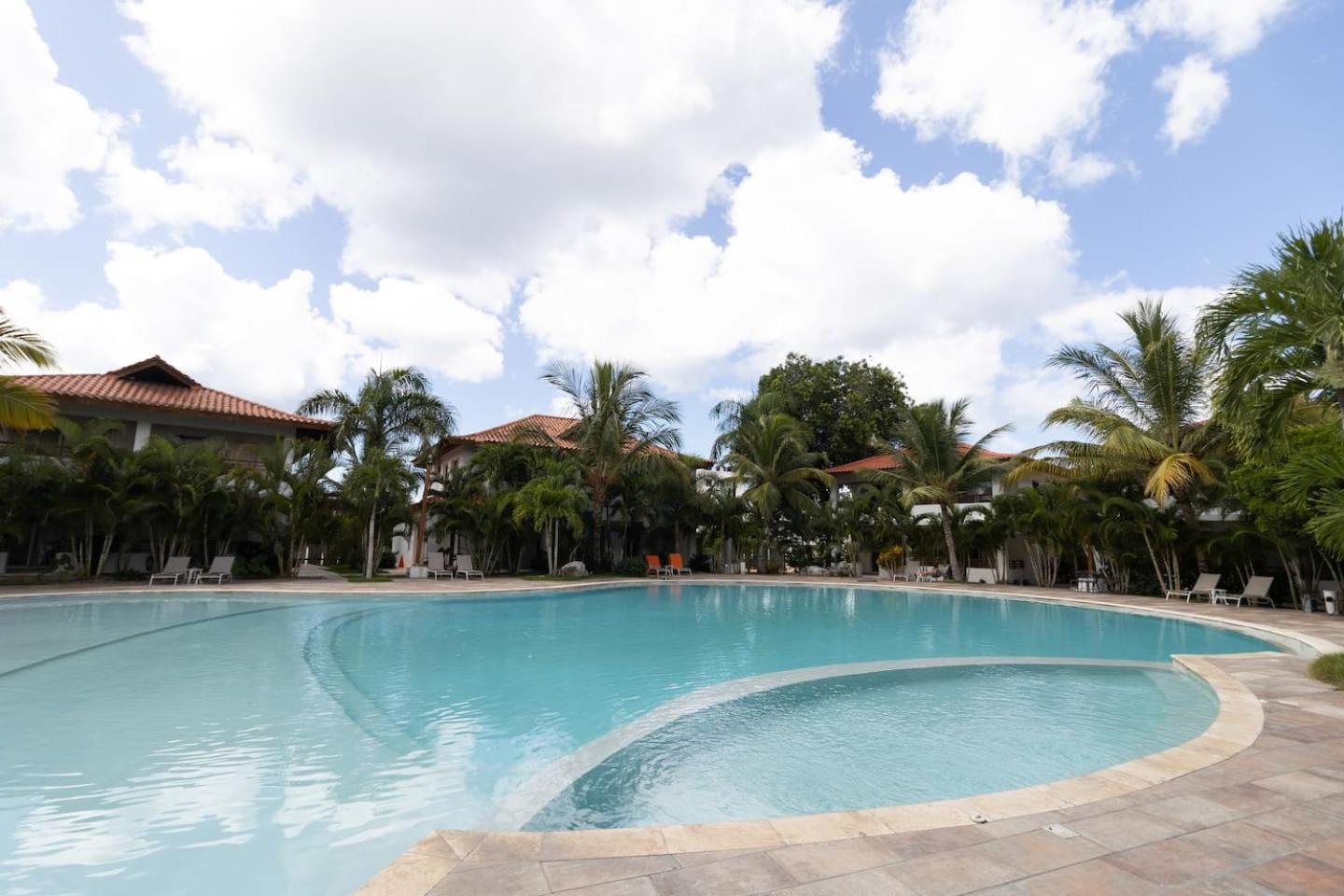 Coastal Luxury 2-Bed w Pool Access in Paraiso Bayahibe
