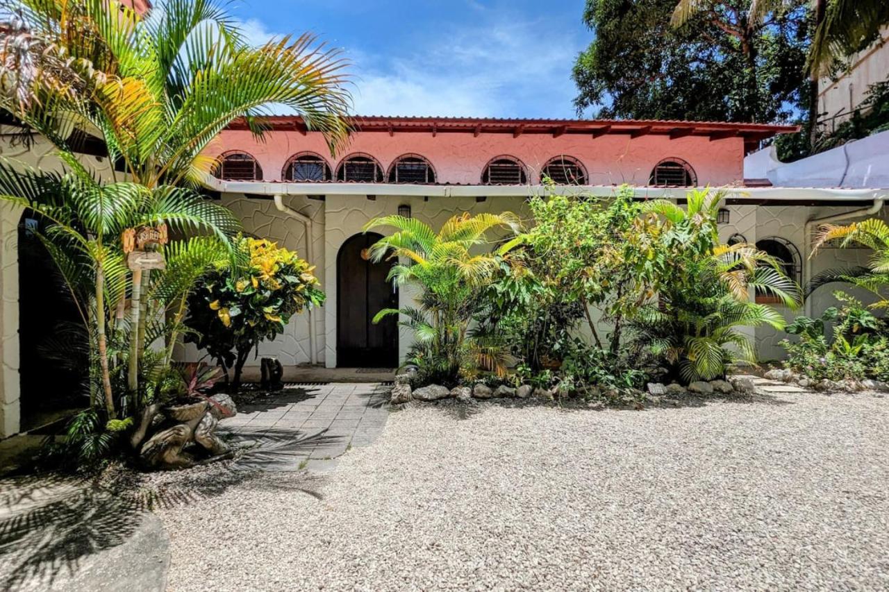 Tico Tiki Vacation Villa, 3 Bedroom