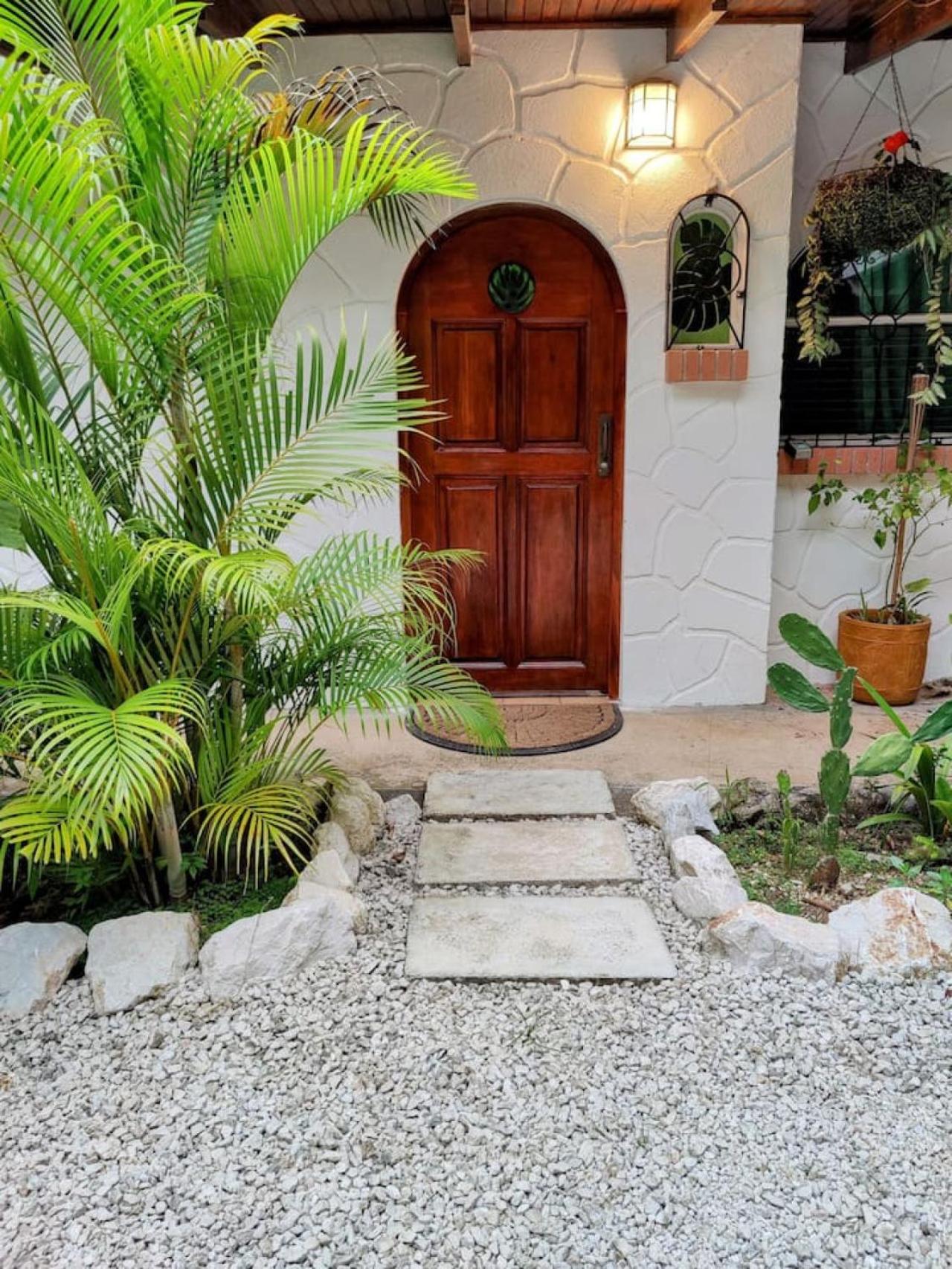 Tico Tiki Vacation Villa, 3 Bedroom