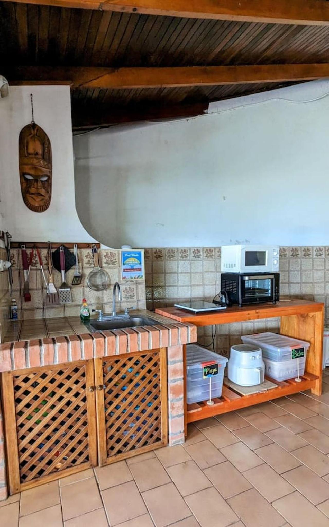 Tico Tiki Vacation Villa, 3 Bedroom