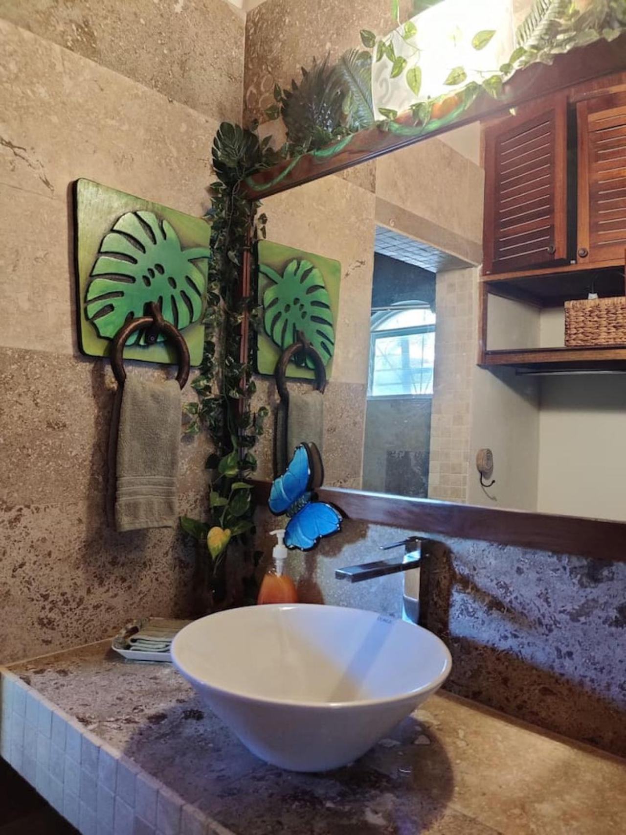 Tico Tiki Vacation Villa, 3 Bedroom
