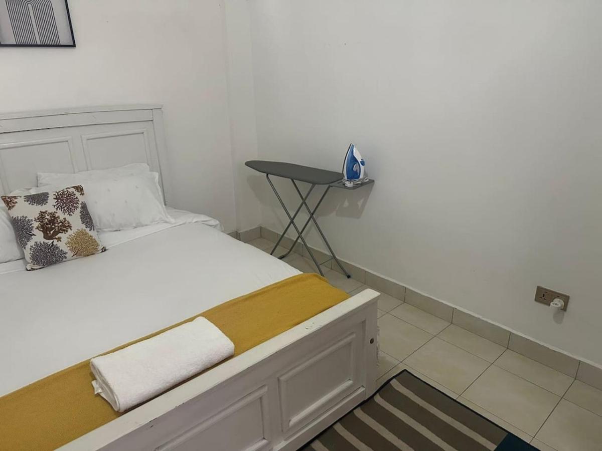 Rooftop Luxe with Queen Bed, Gym and Netflix view 3