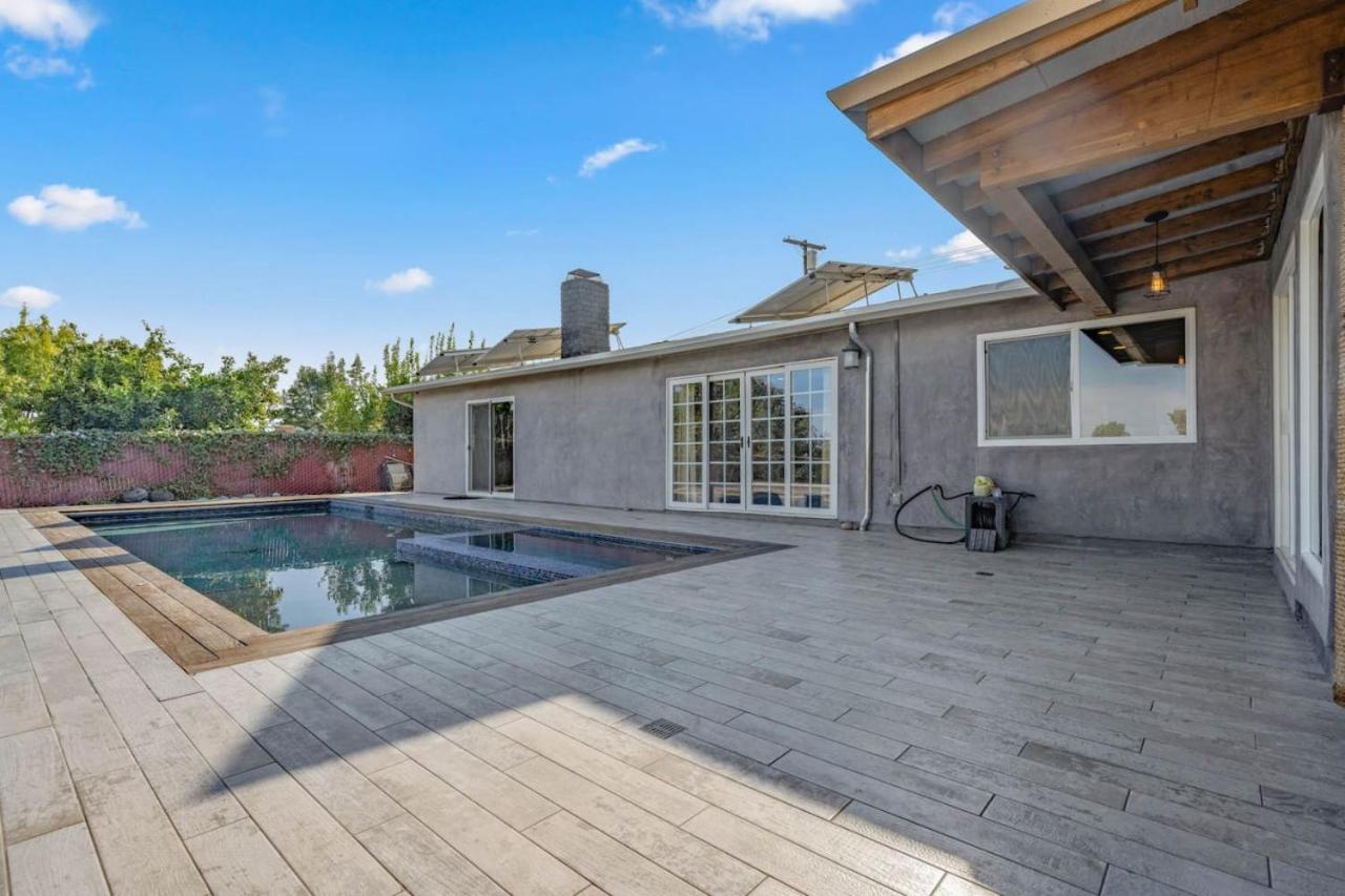 Middlebury Heights with Pool