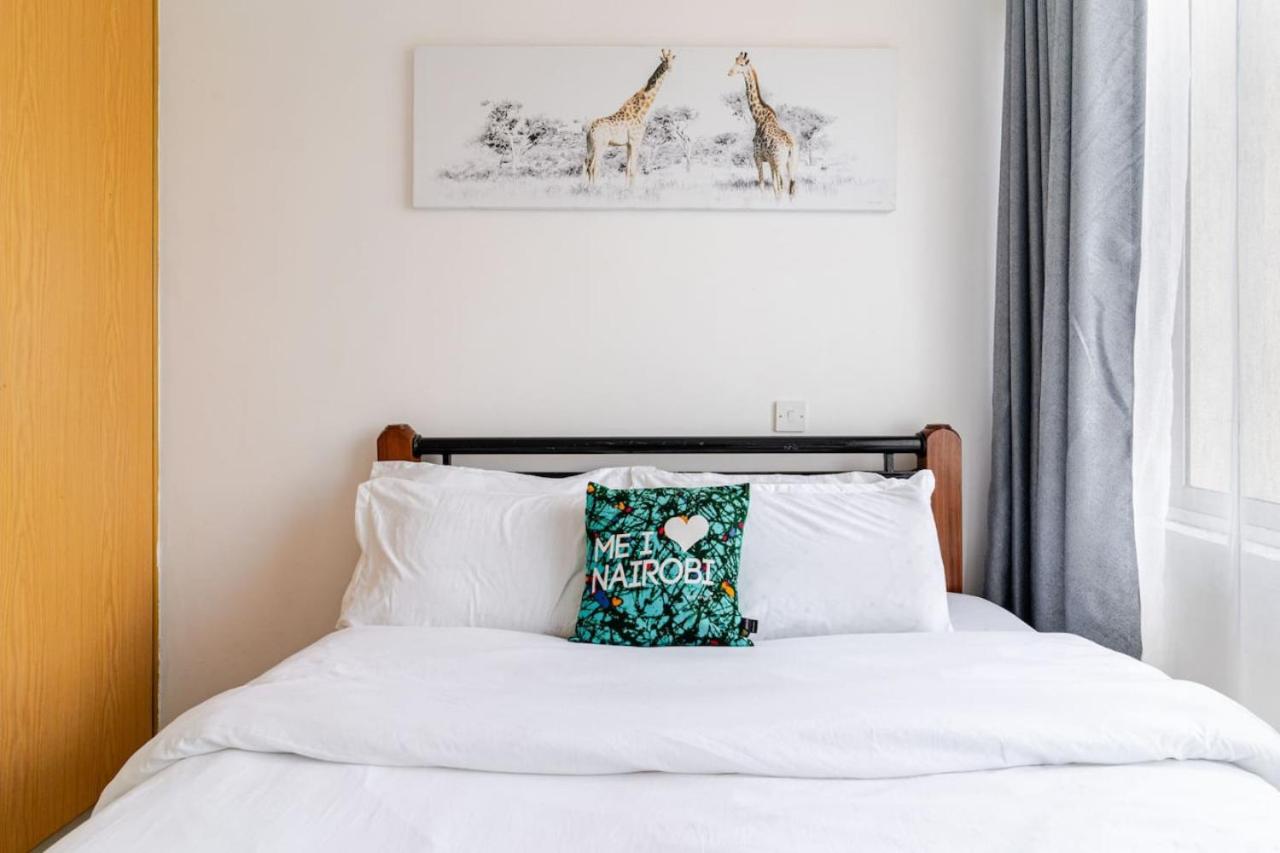 The Ultimate Escape with Pool, Gym , Fast Wifi and Netflix view 5