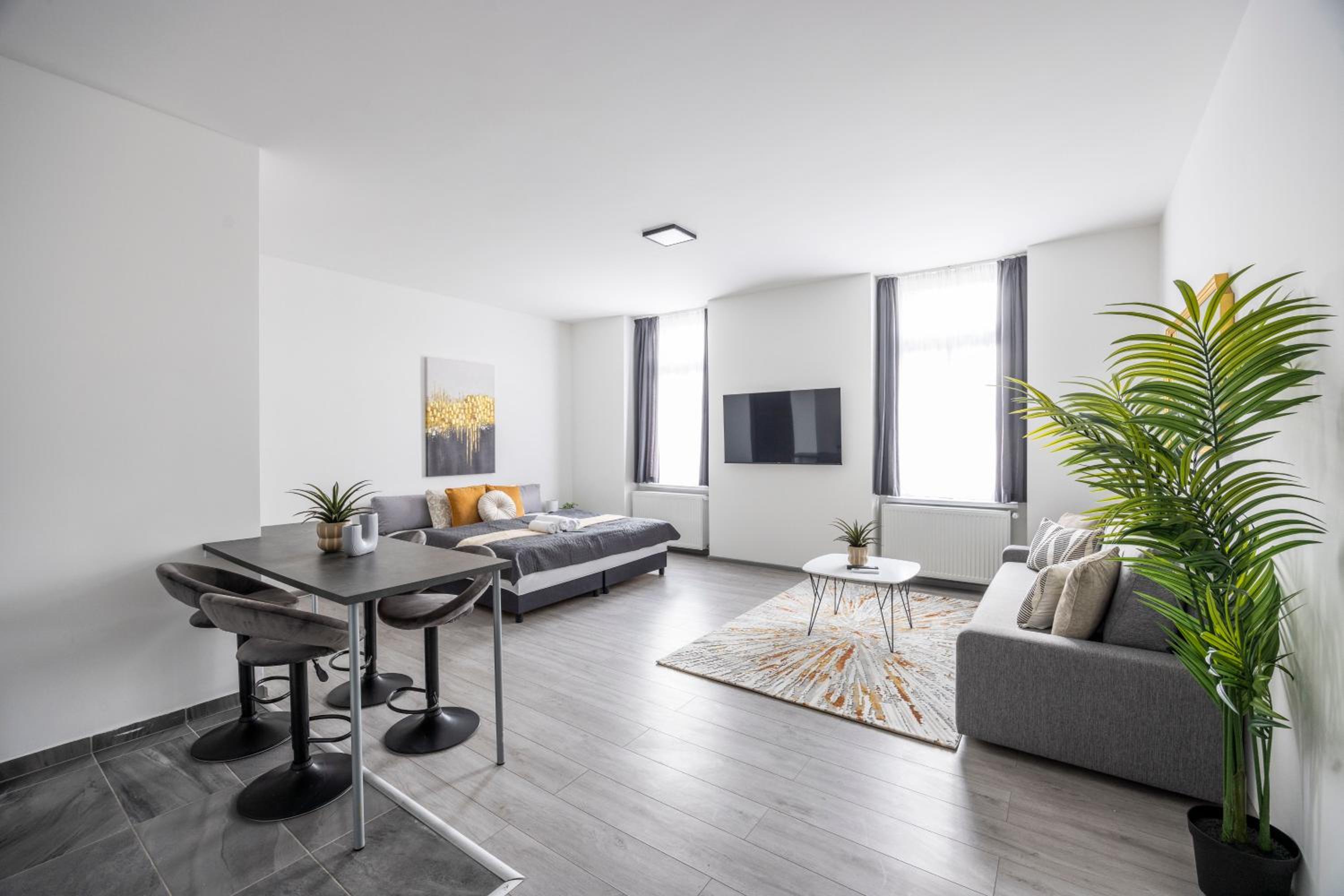 Exclusive & Grand City Central Residence w' 4BEDRM, 3BATHRM view 5