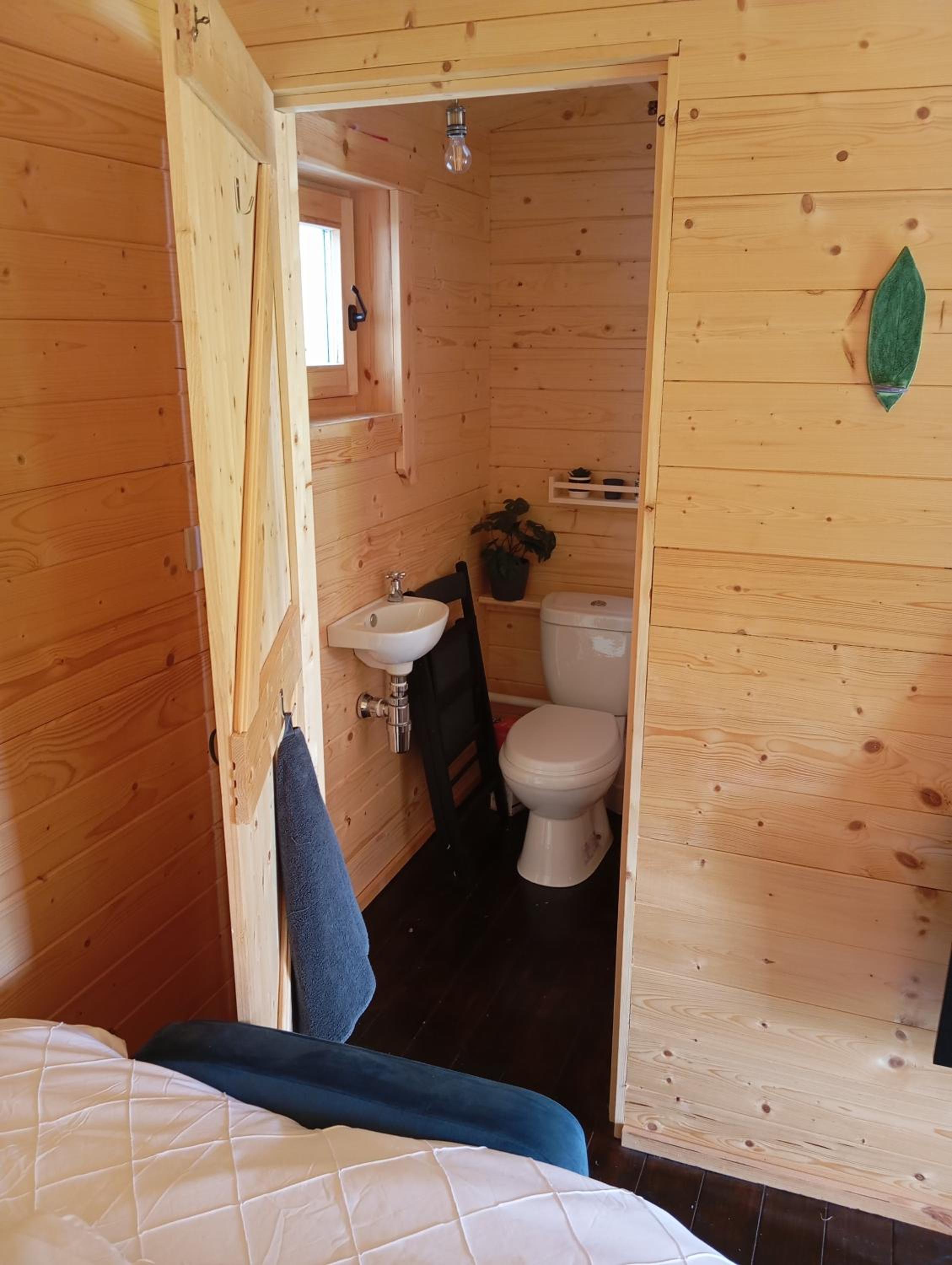Adventure Cabin Retreat 'The CabAnne' No Shower