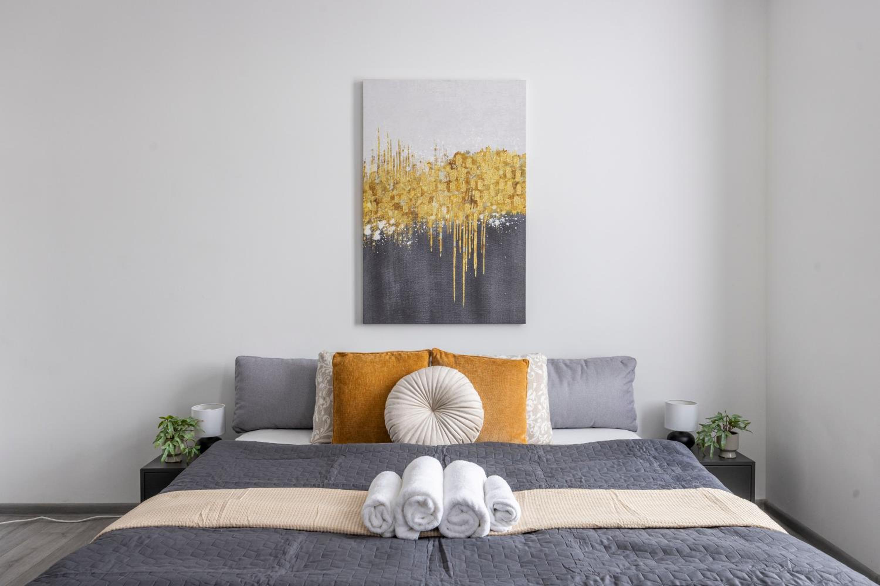 Exclusive & Grand City Central Residence w' 4BEDRM, 3BATHRM view 4