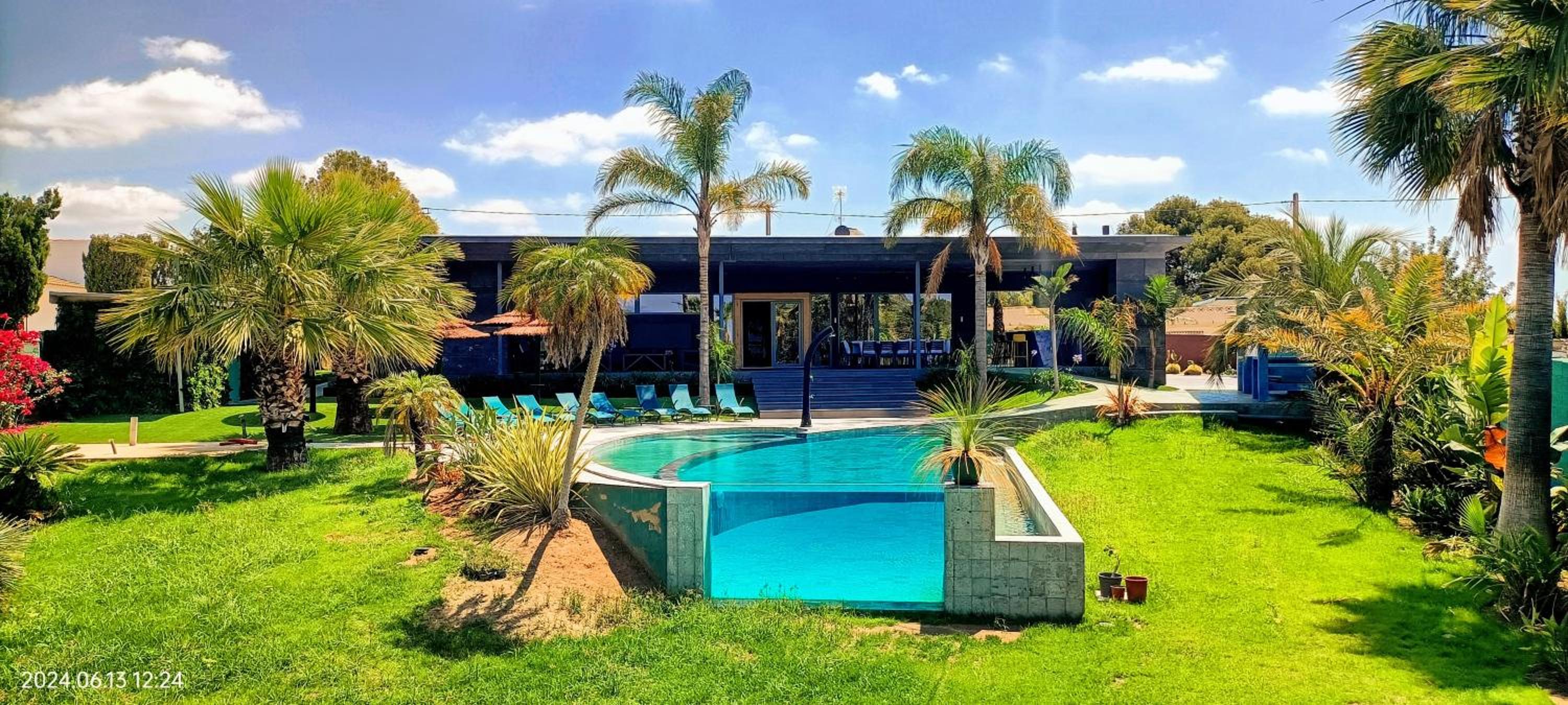 The Blue Diamond Villa-25min to Valencia view 3