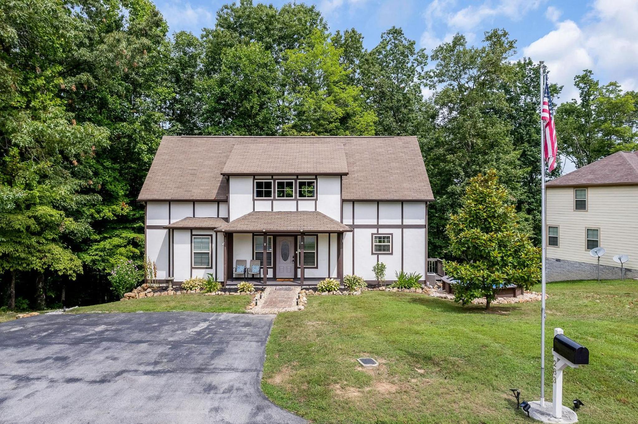 Center Hill Lake House - Charming 4 Bedroom view 2