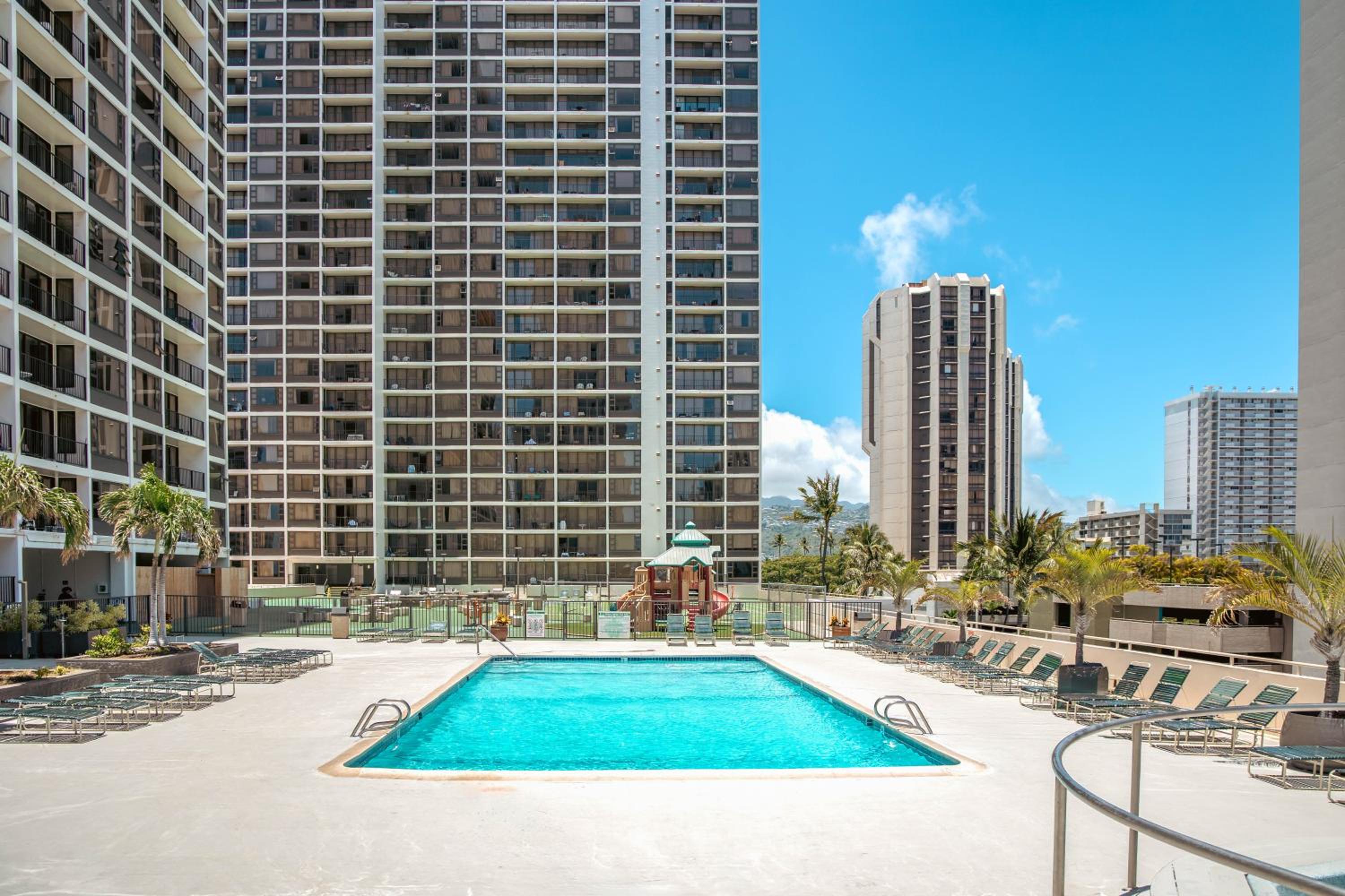 Newly Renovated Ocean & Diamond Head Views Condo with Parking view 5