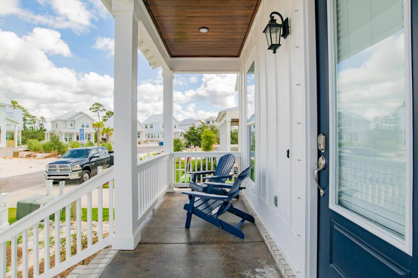 Sleeps 8 Spacious 5 bedrooms 5baths view 3