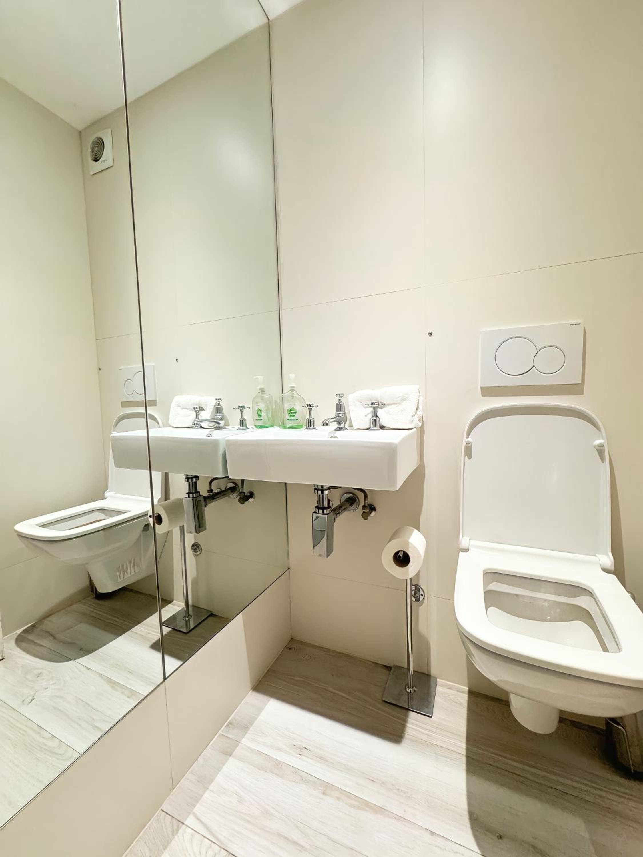 Kensington Premium Three Bed Suites