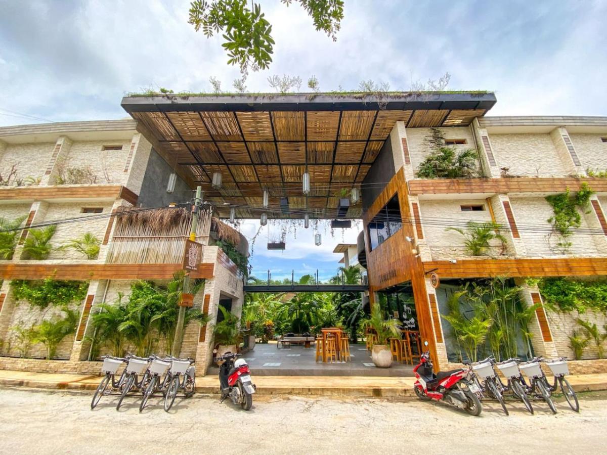 Spacious 1BR Home with Priv Pool Gym Garden Downtown view 5