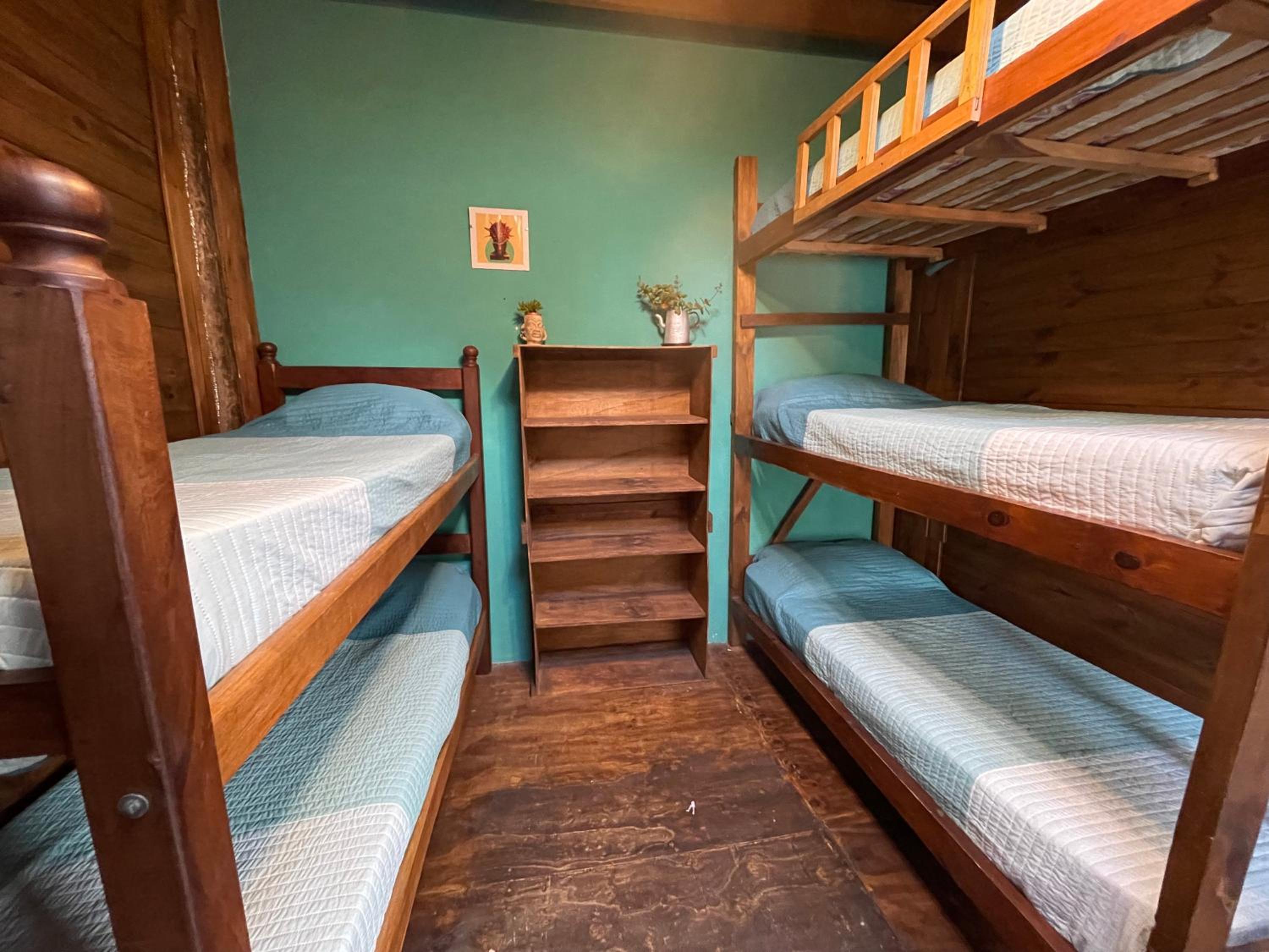 Zeppelin Art-Hostel