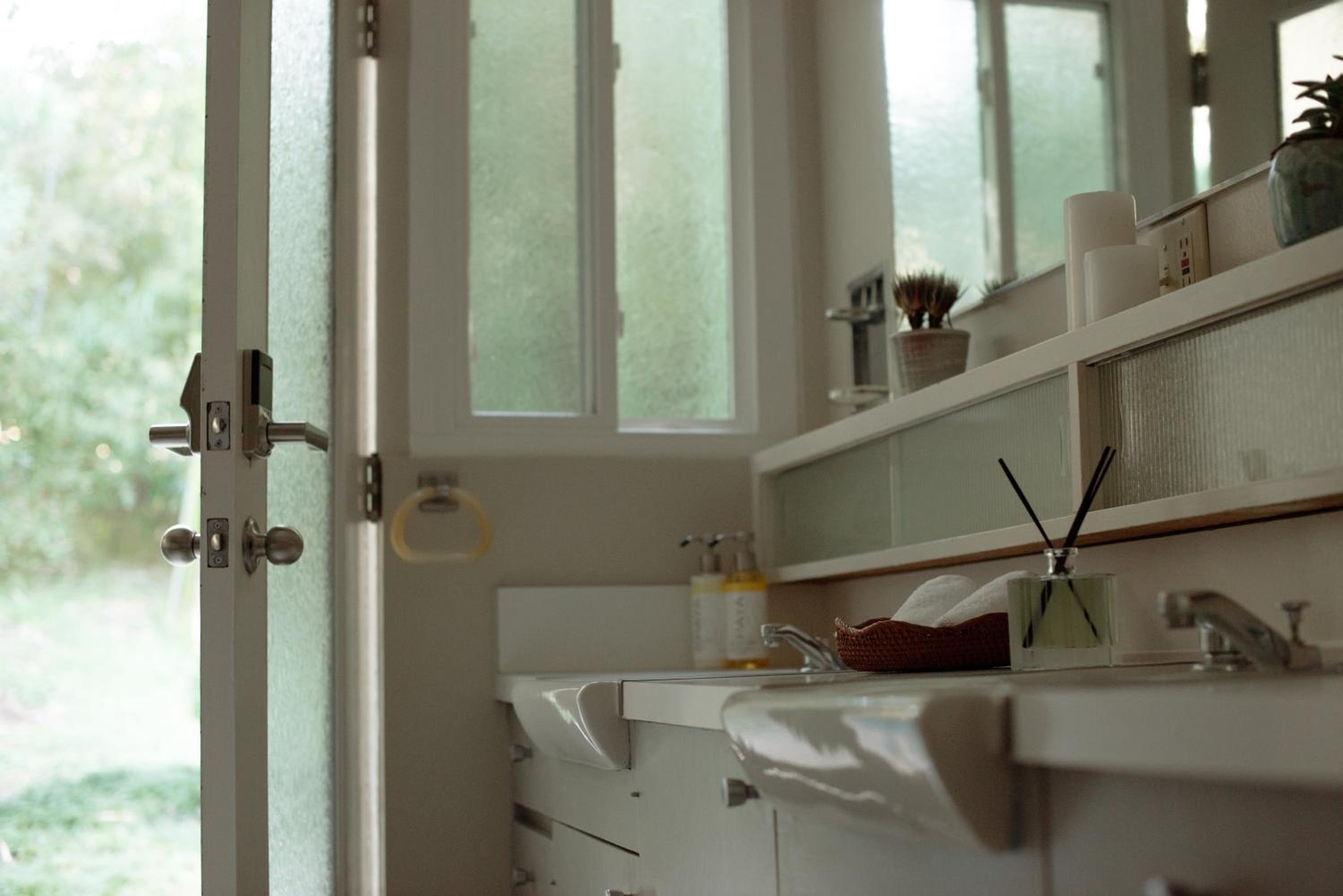 Mid-Century Zen Mountain Getaway