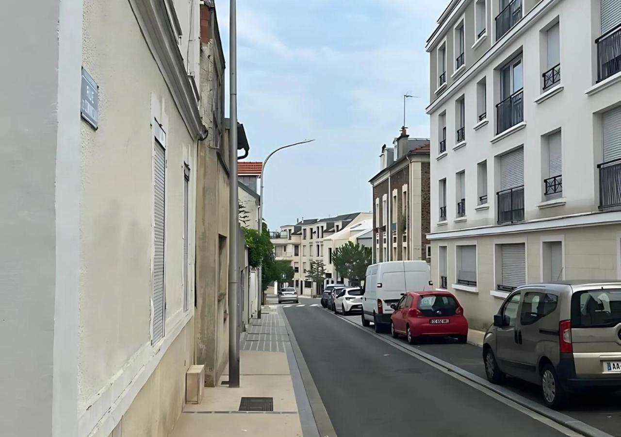 Cozy APT in Le Perreux with Parisian Charm & Disneyland Fun