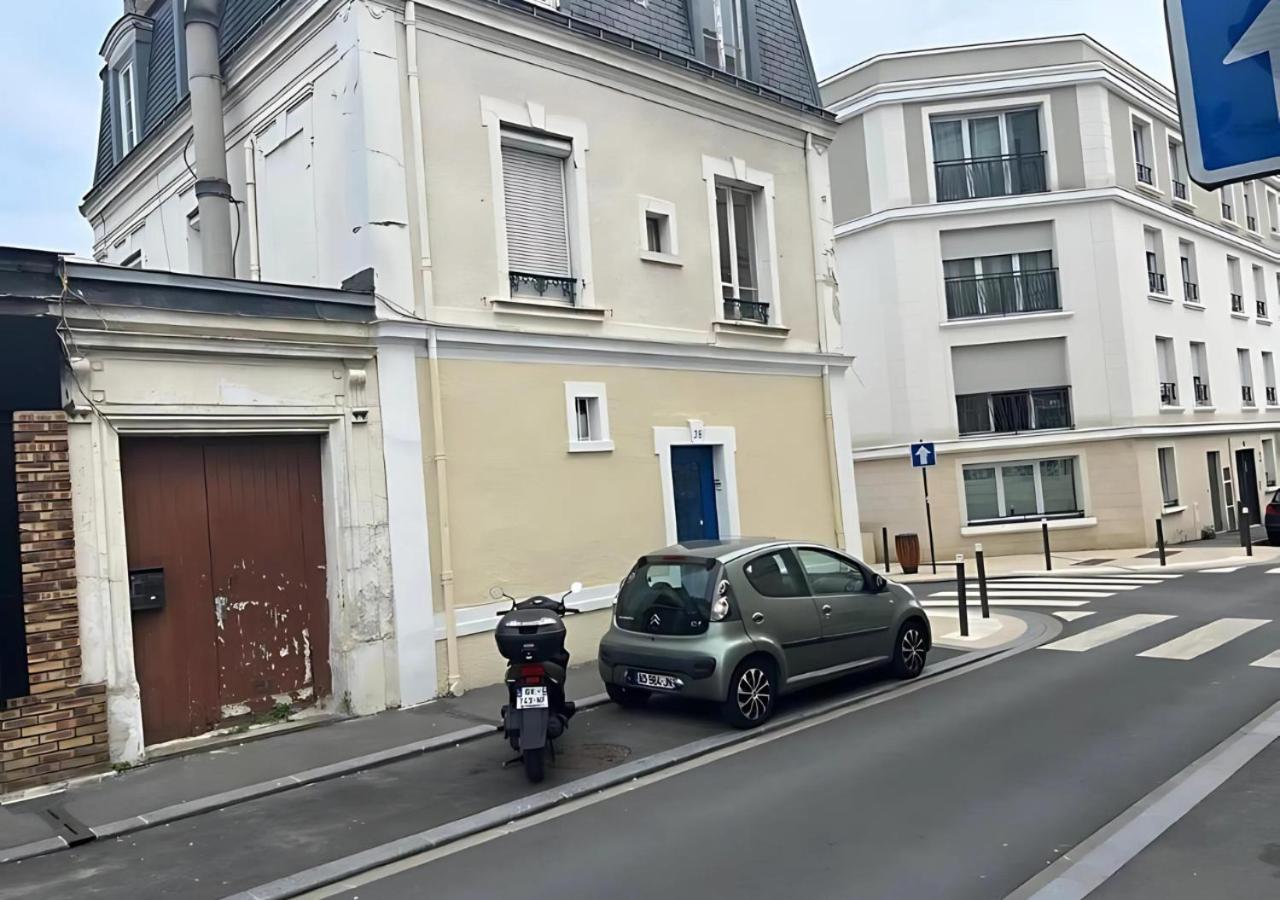 Cozy APT in Le Perreux with Parisian Charm & Disneyland Fun