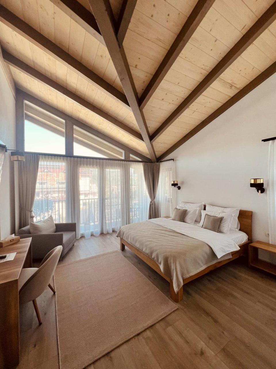 REY Chalet