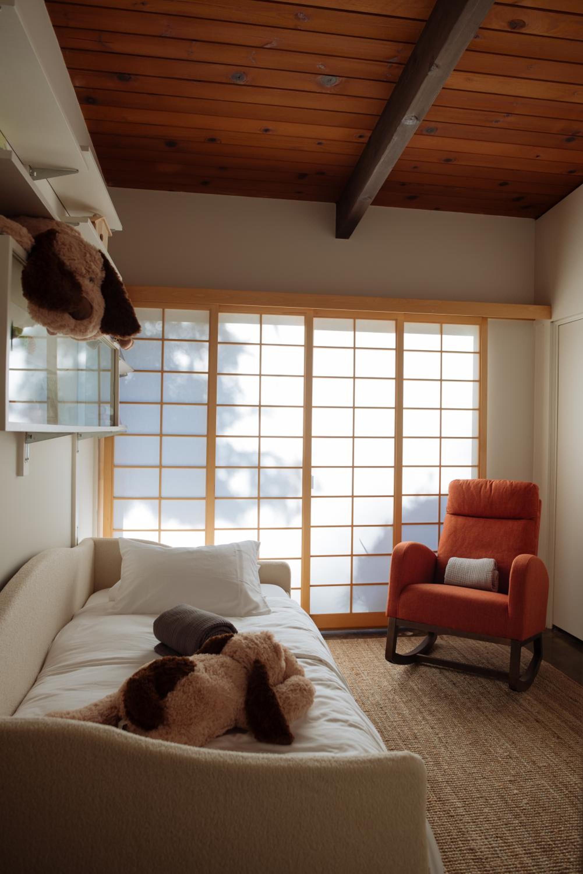 Mid-Century Zen Mountain Getaway