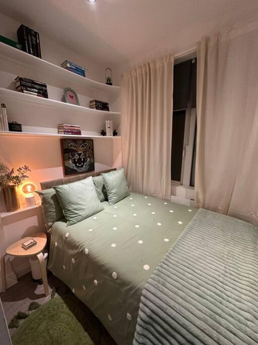 Petit studio in Paddington