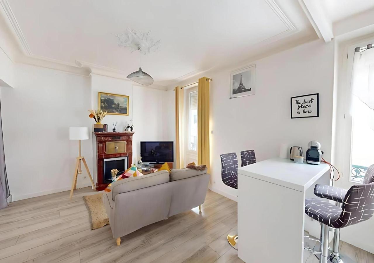 Cozy APT in Le Perreux with Parisian Charm & Disneyland Fun