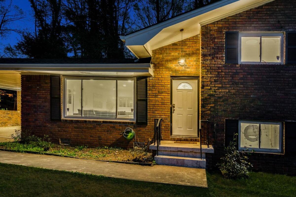 Spacious Decatur Home Sleeps 12, Work-Ready view 4