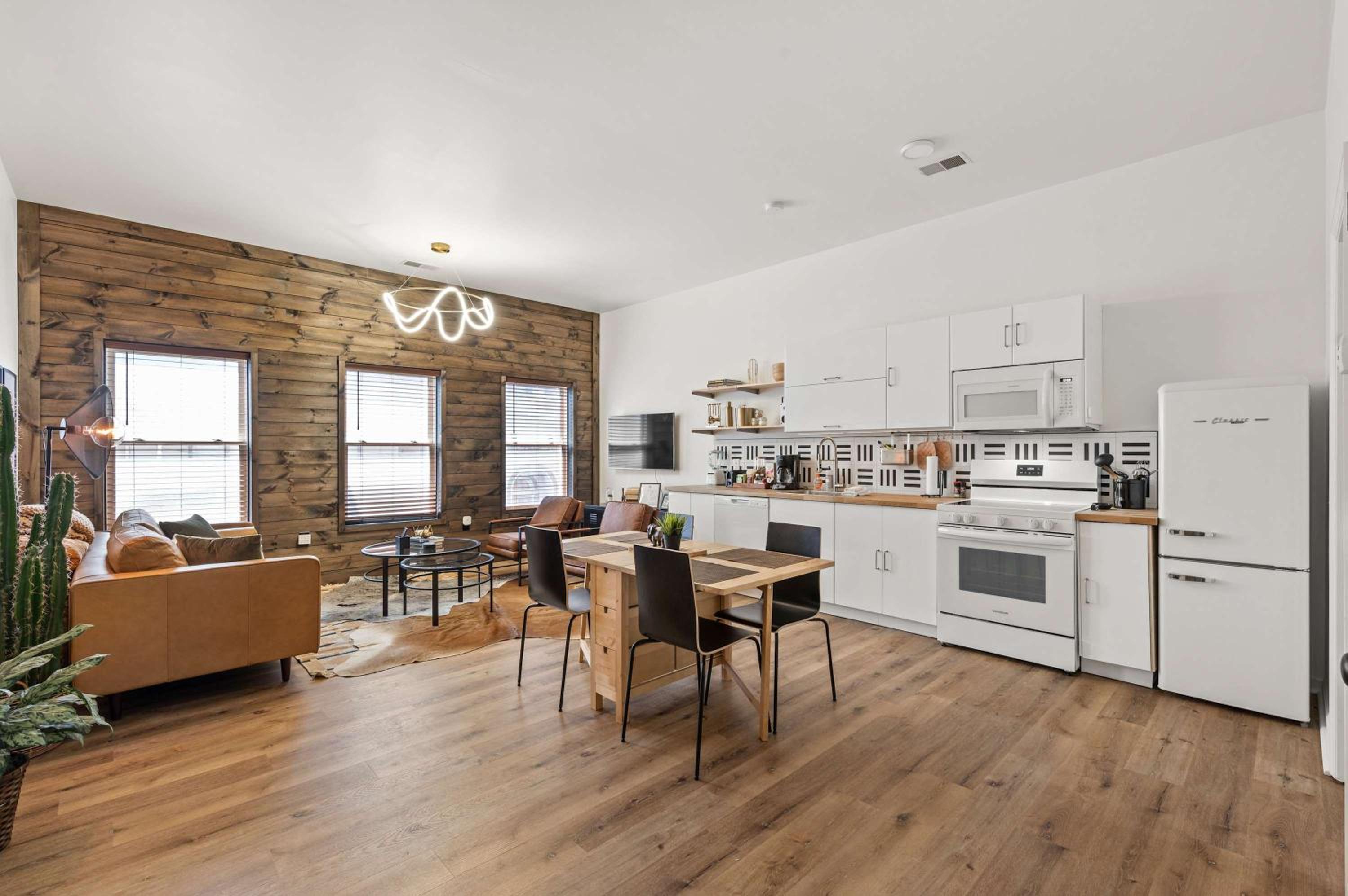 Top-Rated 1BR Near Convention Center & Parking view 2