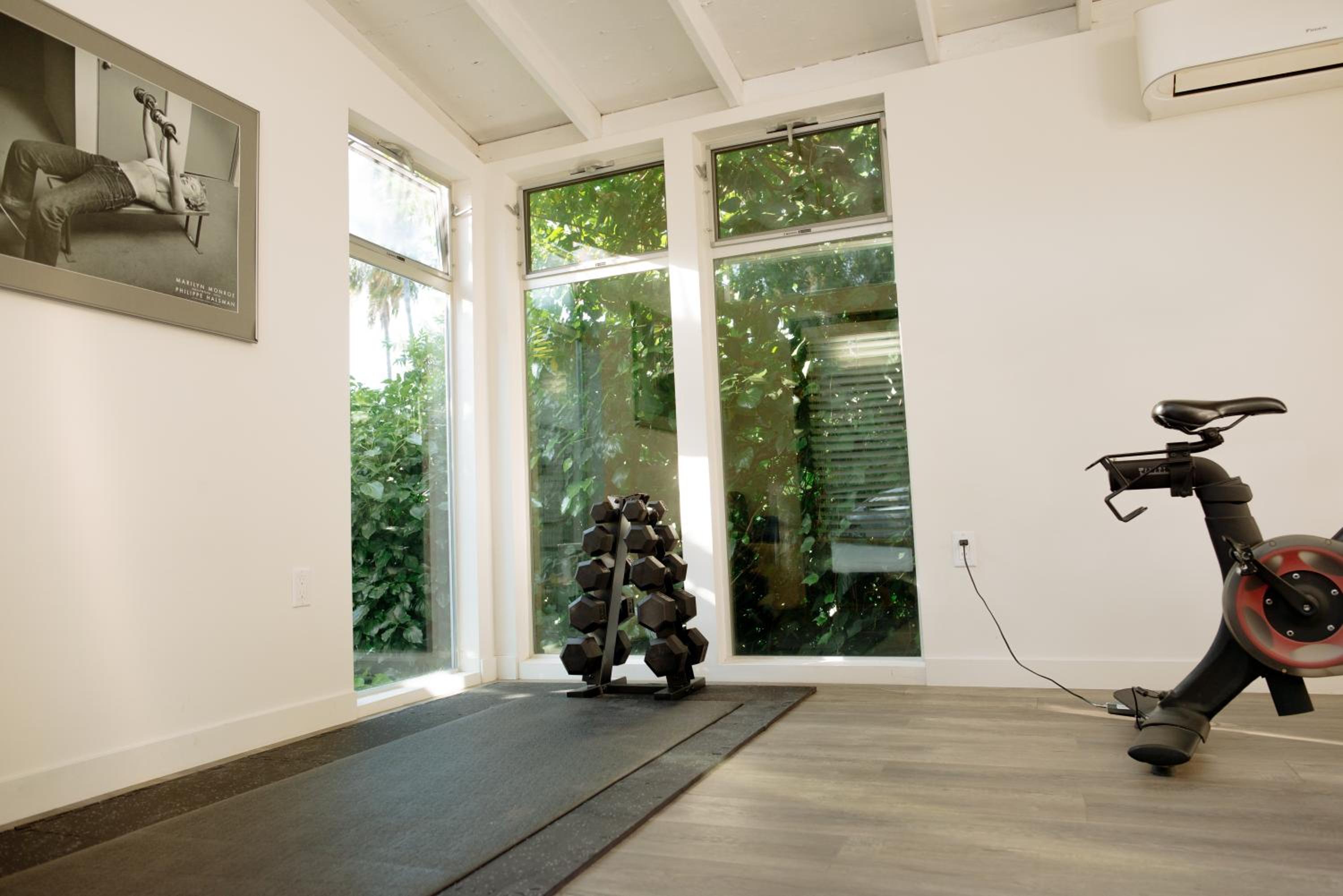 Mid-Century Zen Mountain Getaway