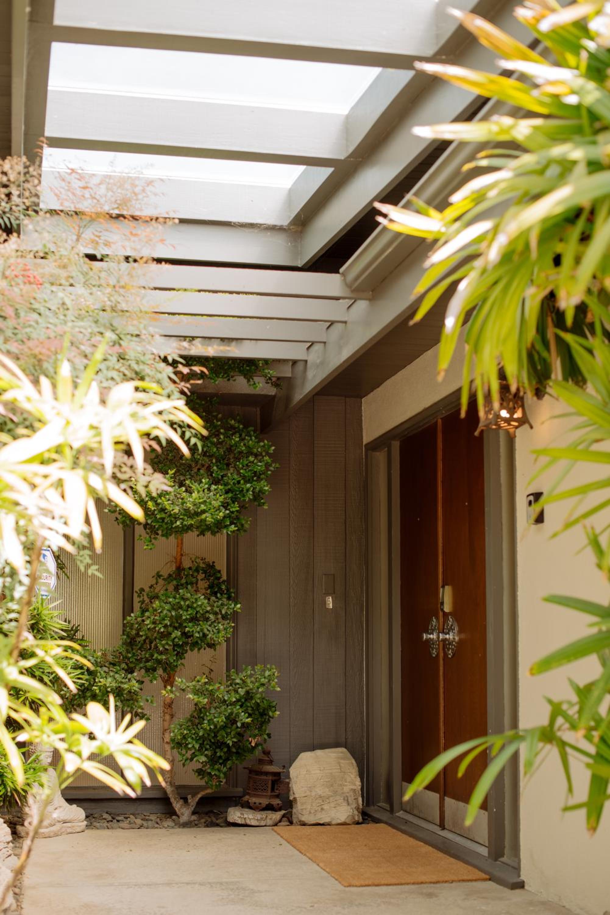 Mid-Century Zen Mountain Getaway
