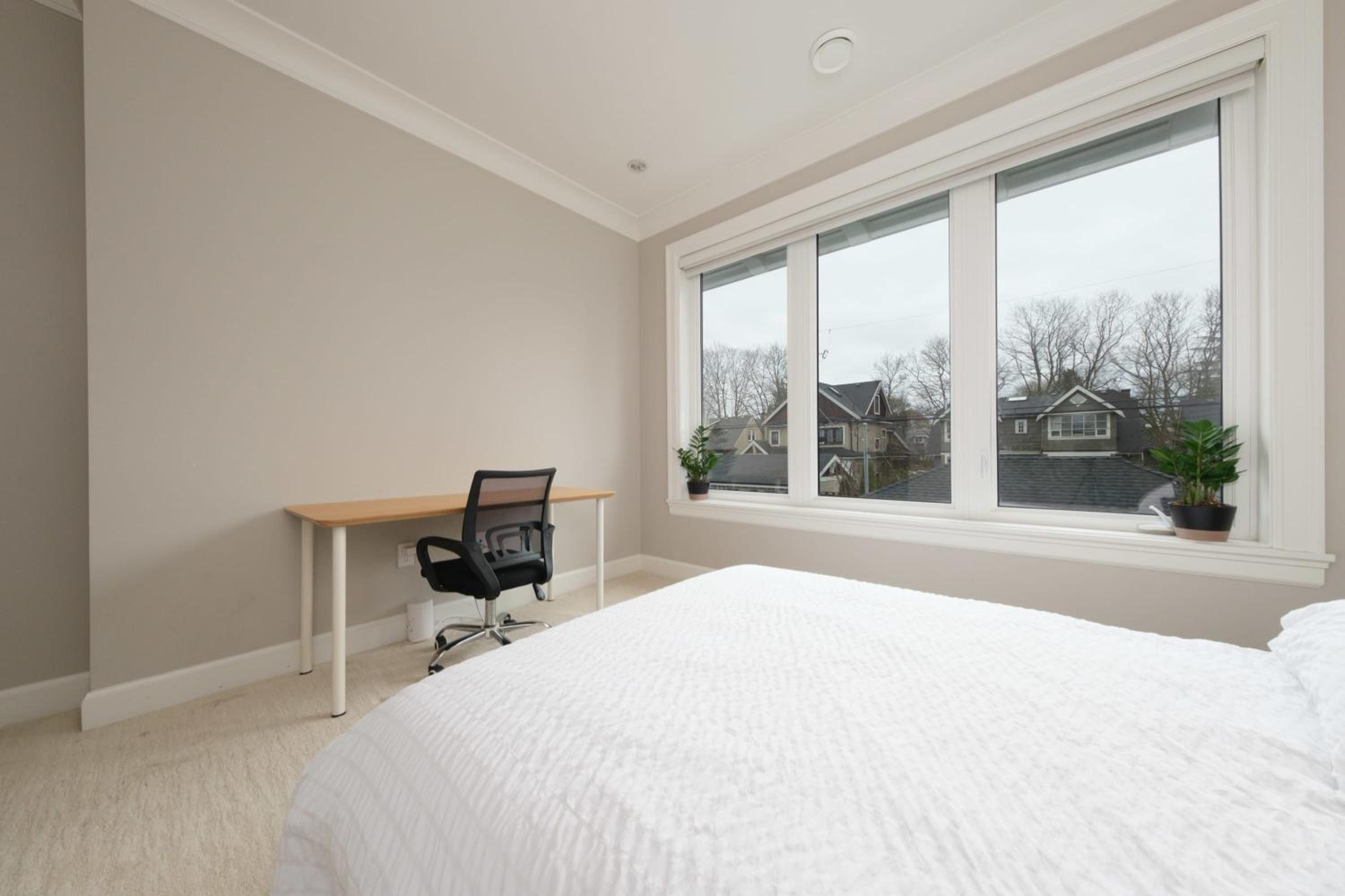 Deluxe Room with Private Washroom in Modern Home