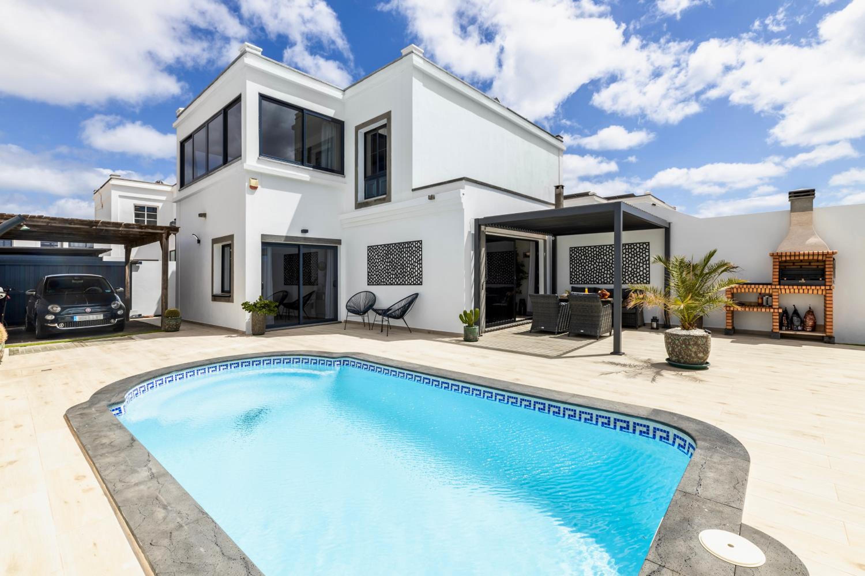 Hotel Villa Playa Blanca - Heated pool, AirCon - Image 1