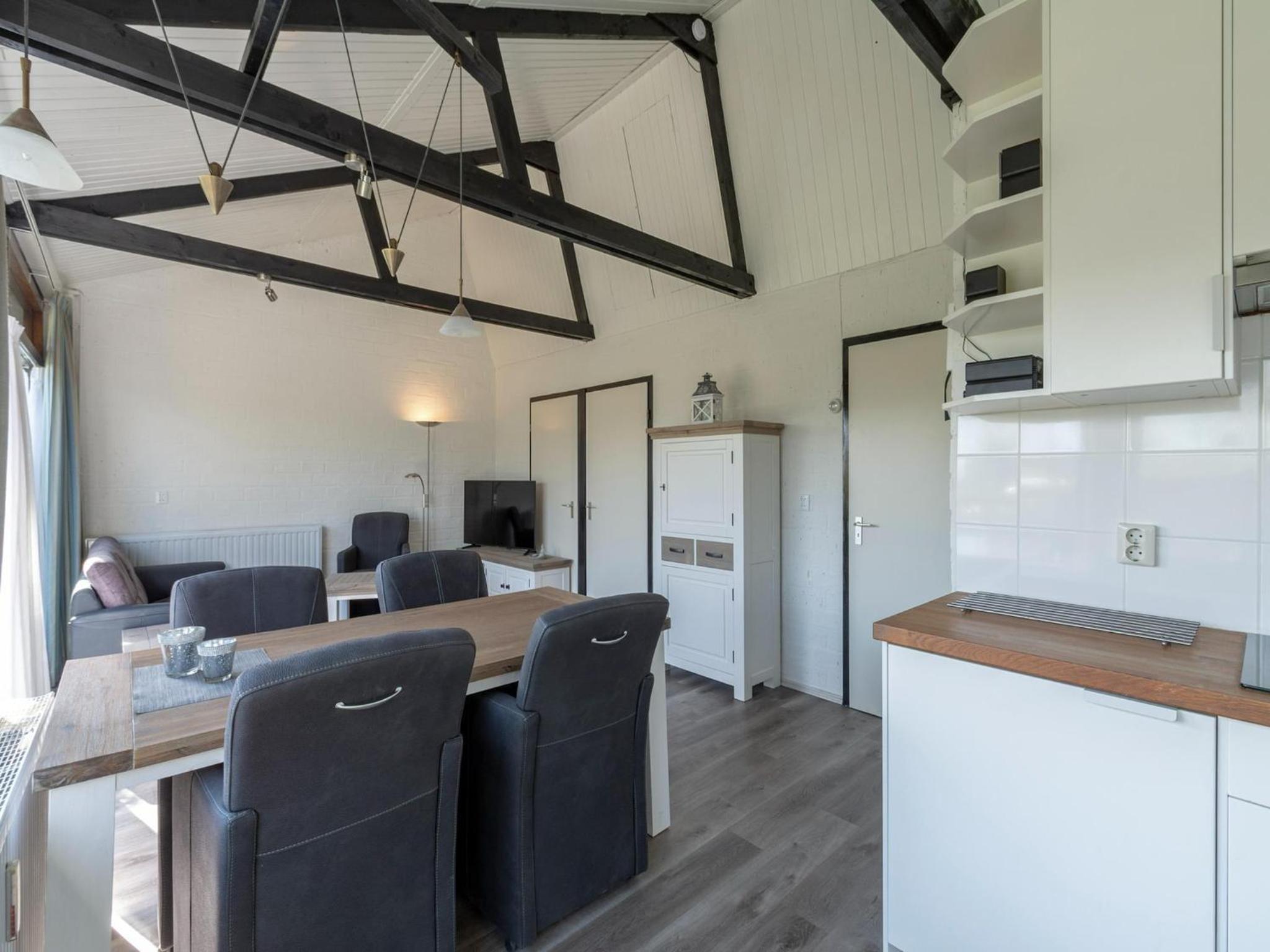 Boerenslag-2 bungalow, 5-guests opposite Beach view 4