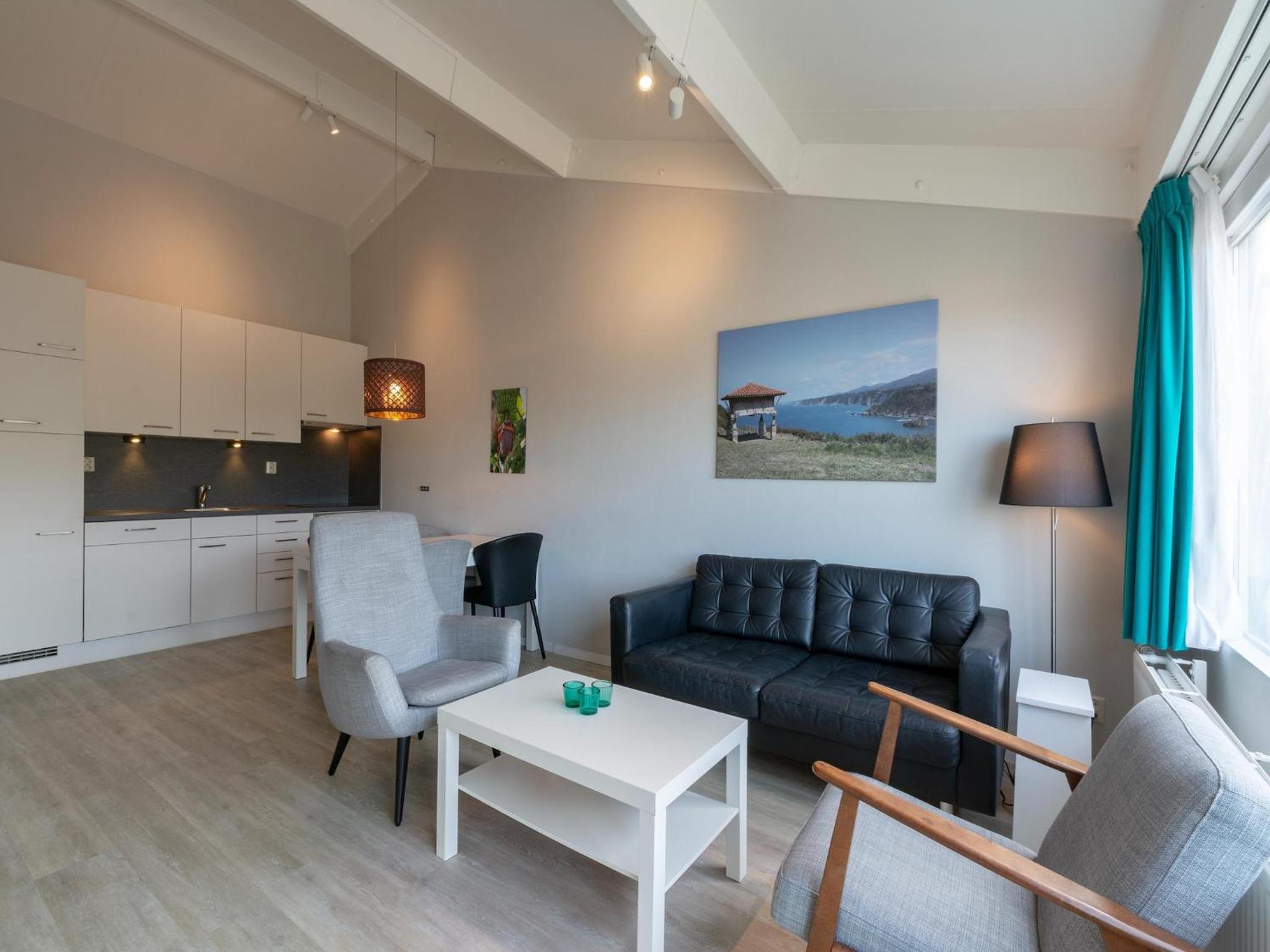 Beach apartment 35 for 4 guests, Callanstoog view 3