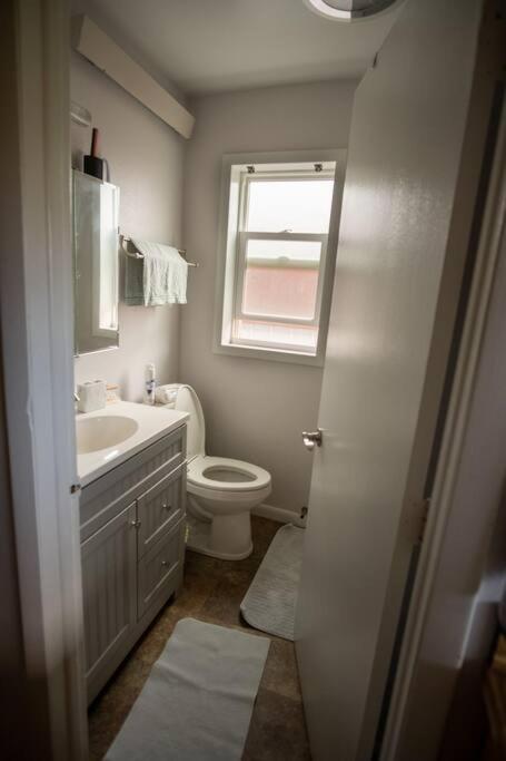 Cozy Wet Mountain Valley Cottage - Property Image 7