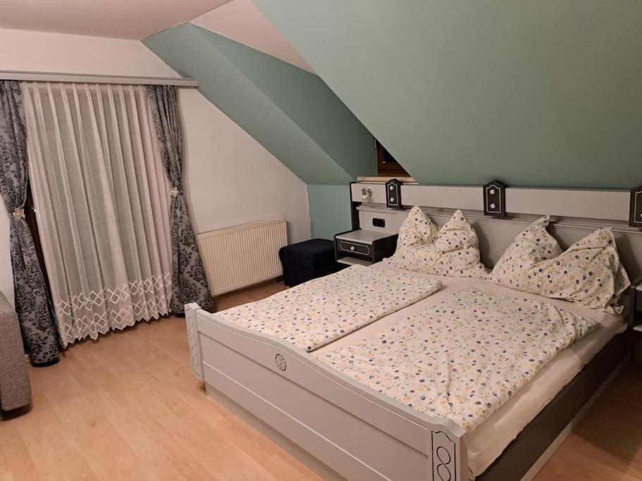 Ferienwohnung direkt am See 3