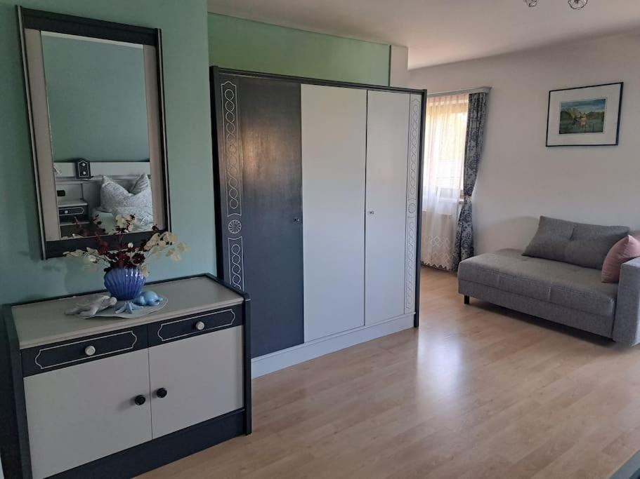 Ferienwohnung direkt am See 3