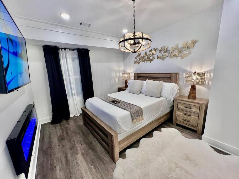 Glamorous Hideaway view 4
