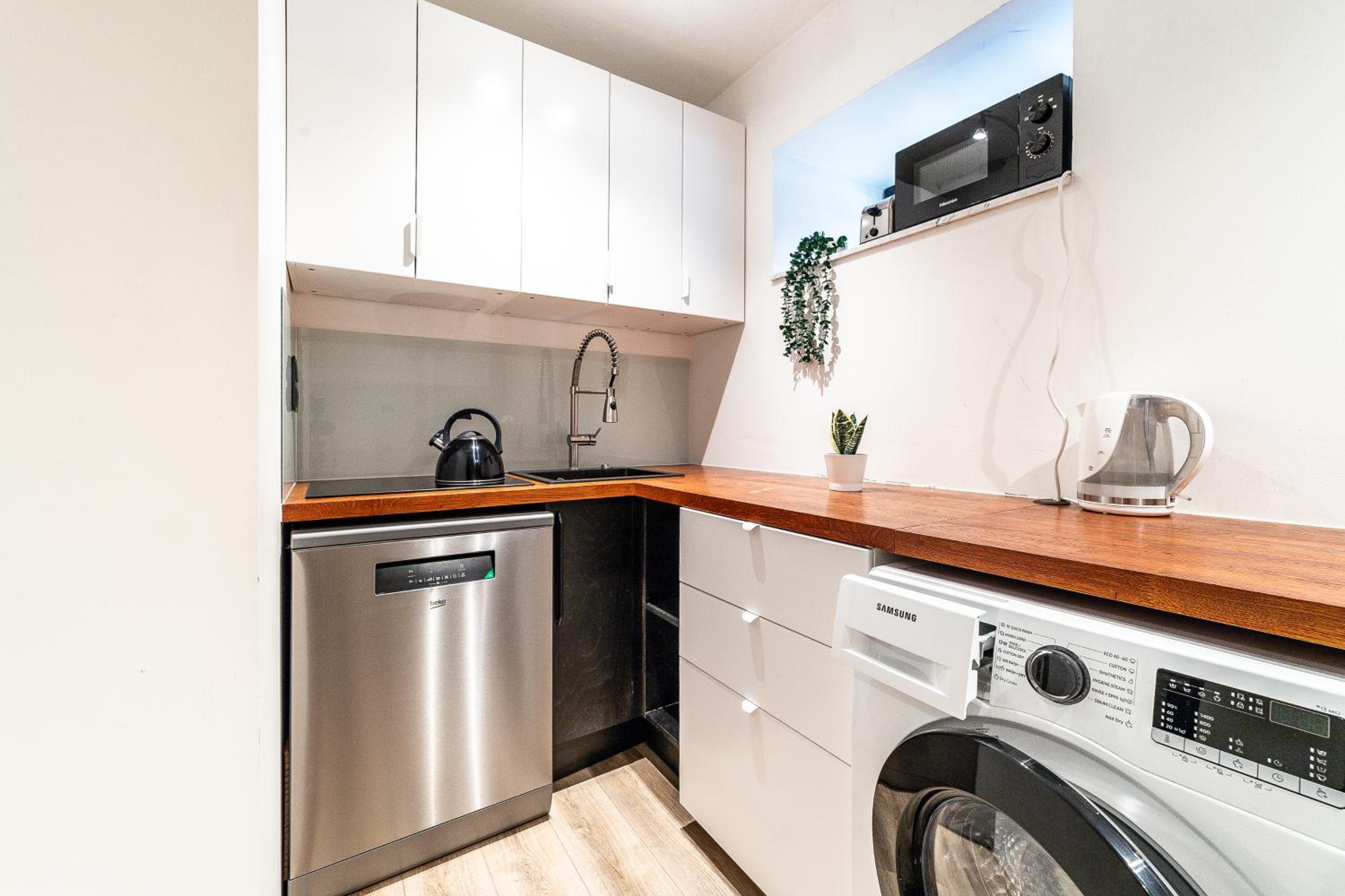 Dana-Charming & Very Central Apartment-1 view 3
