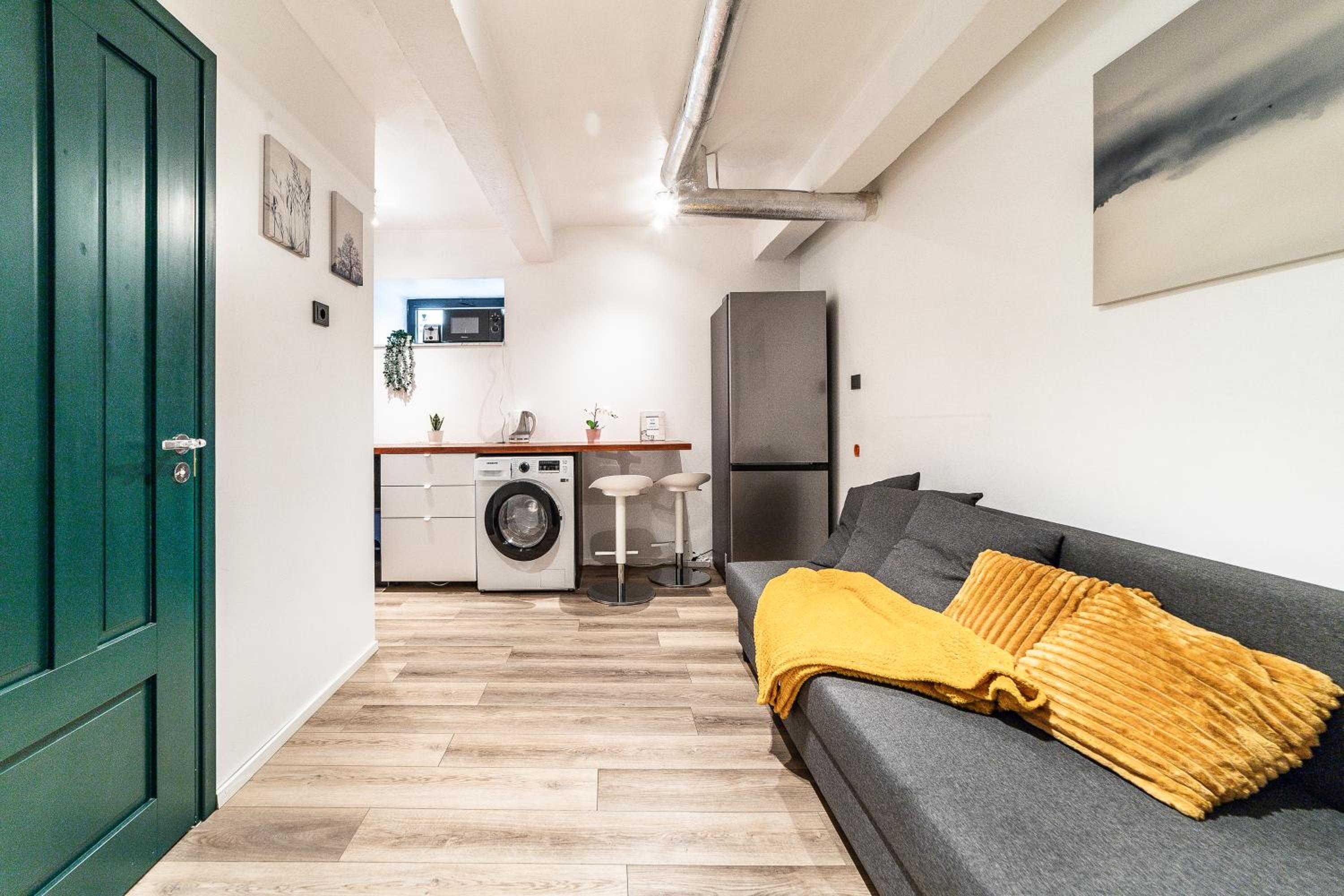 Dana-Charming & Very Central Apartment-1 view 5