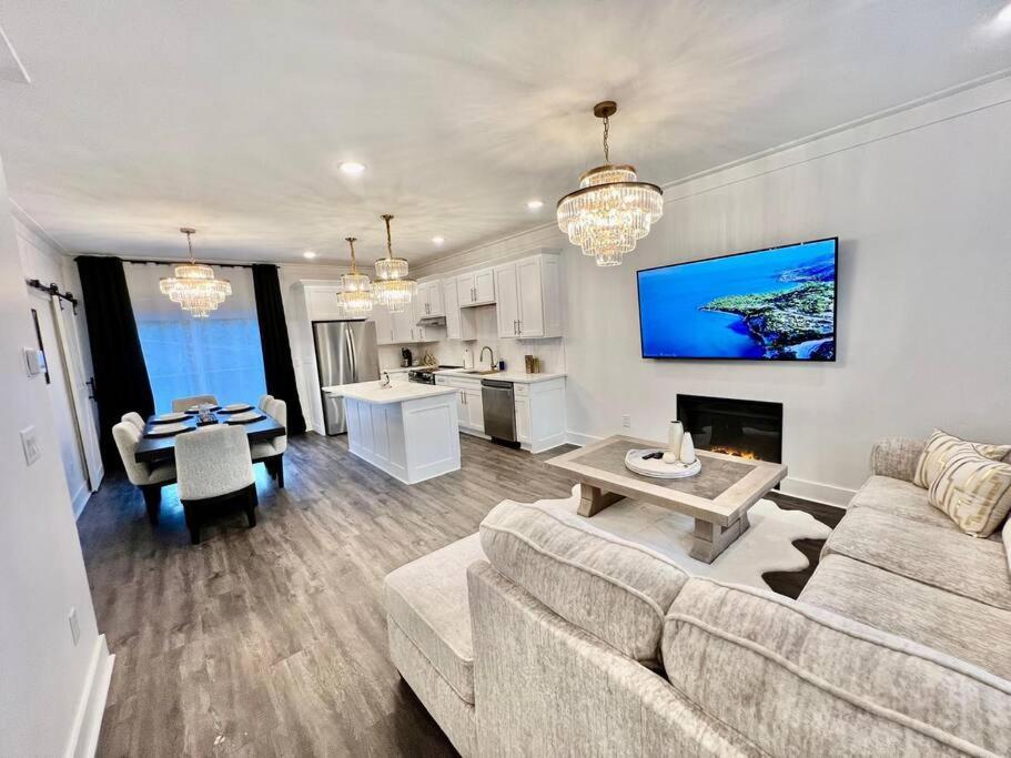 Glamorous House