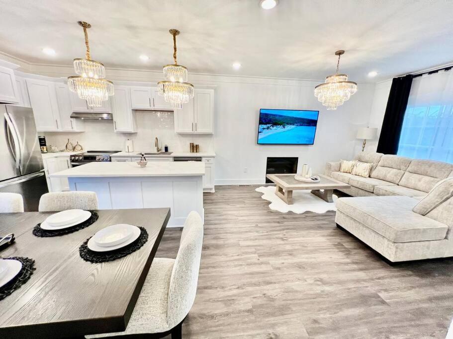 Glamorous House