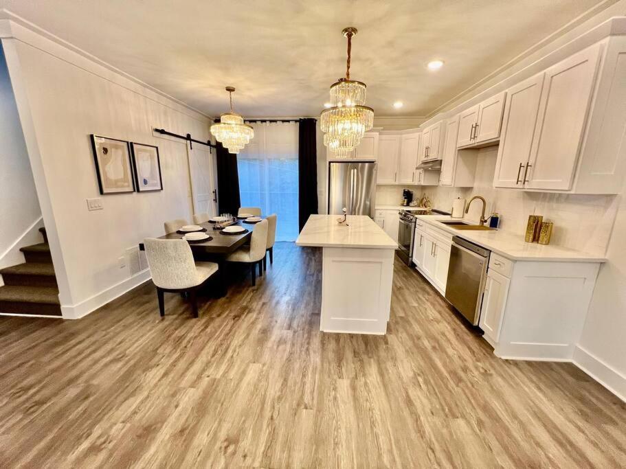 Glamorous House