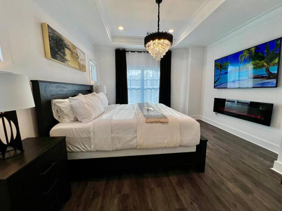 Glamorous House